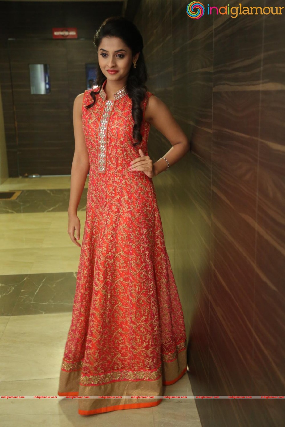 Arthana Actress hd photo
