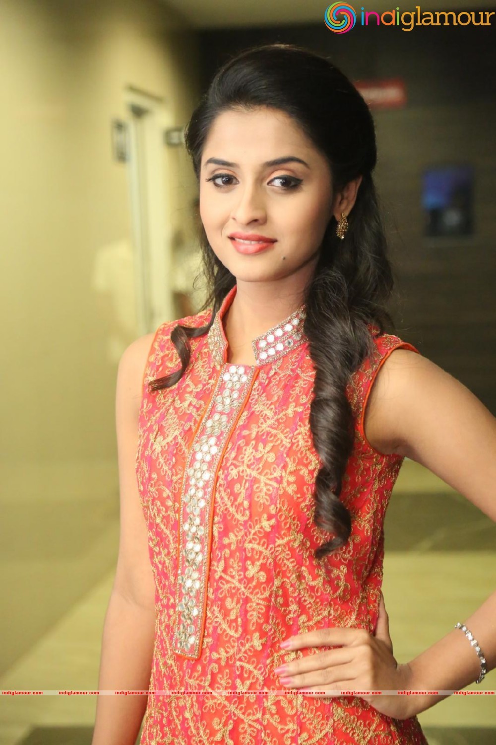 Arthana Actress hd photo
