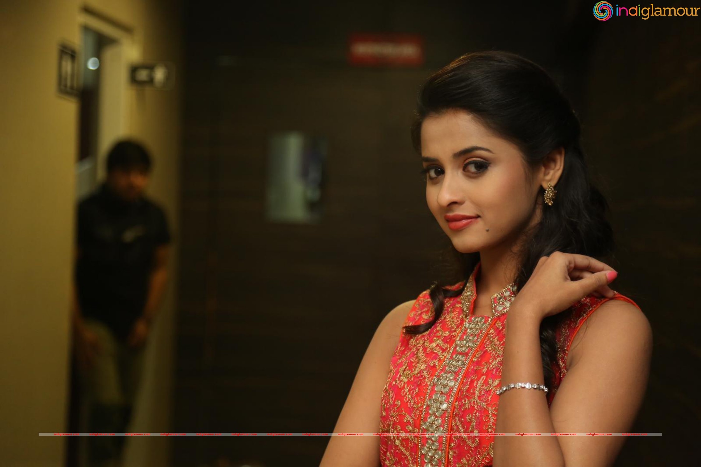 Arthana Actress hd photo