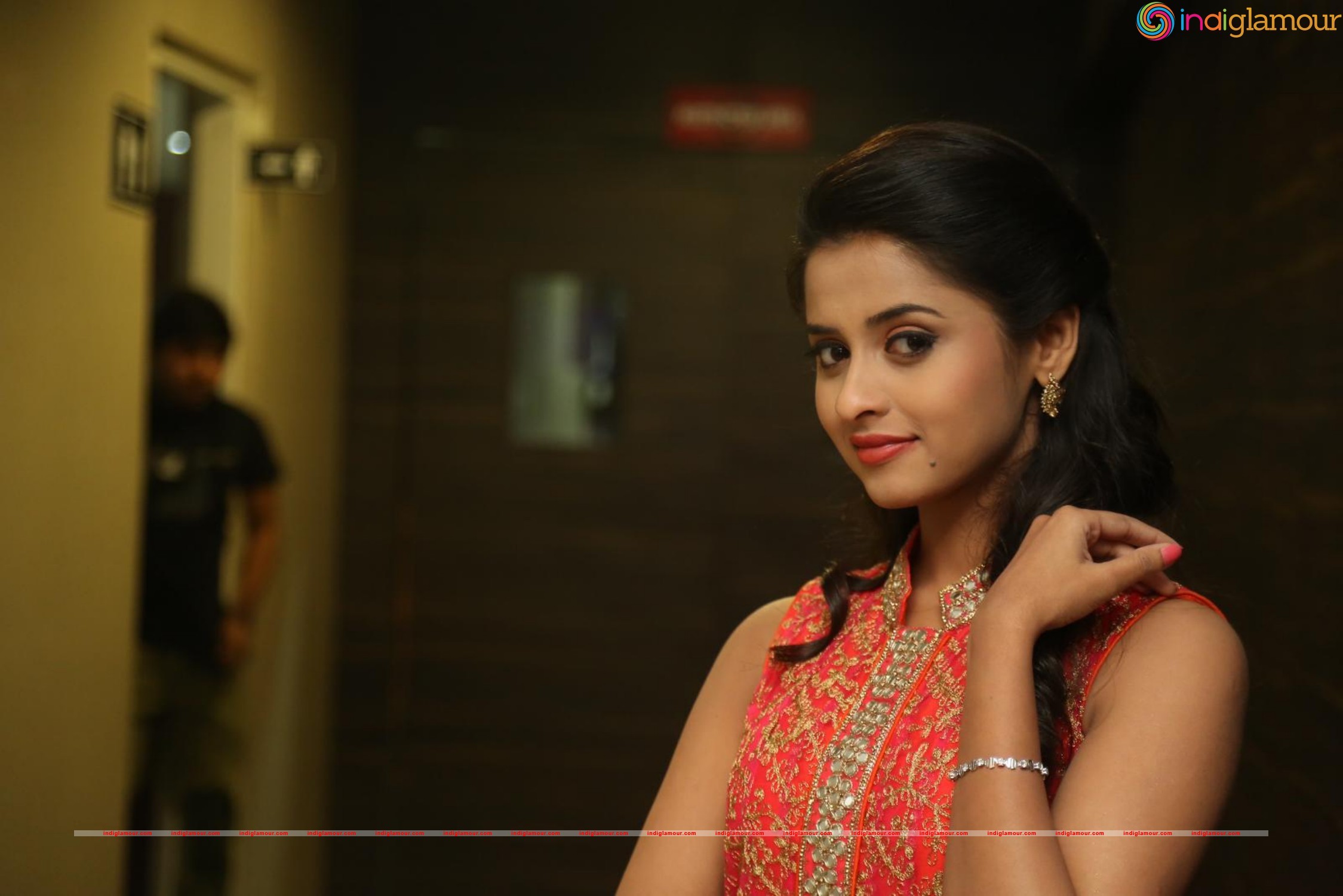 Arthana Actress hd photo