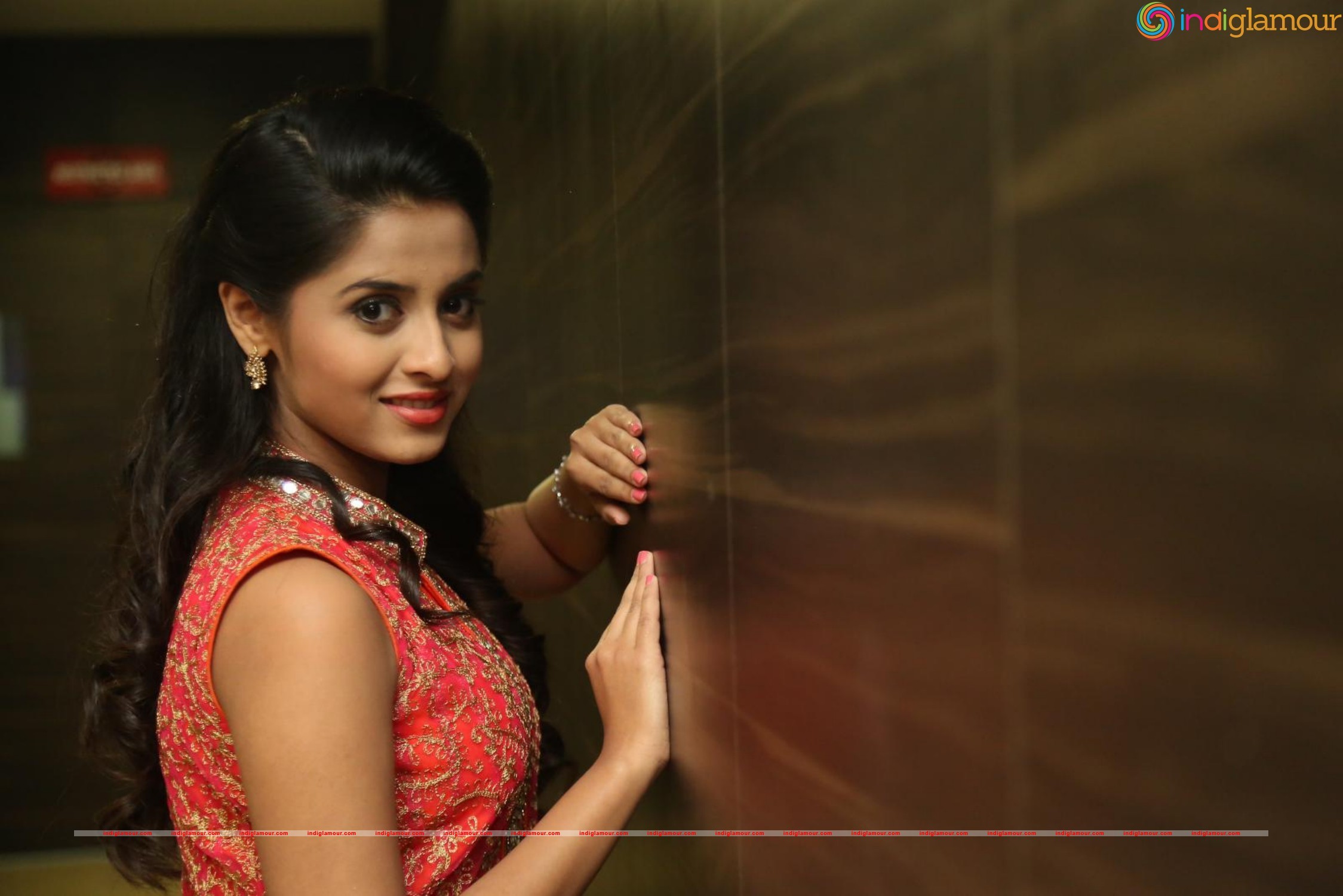 Arthana Actress hd photo