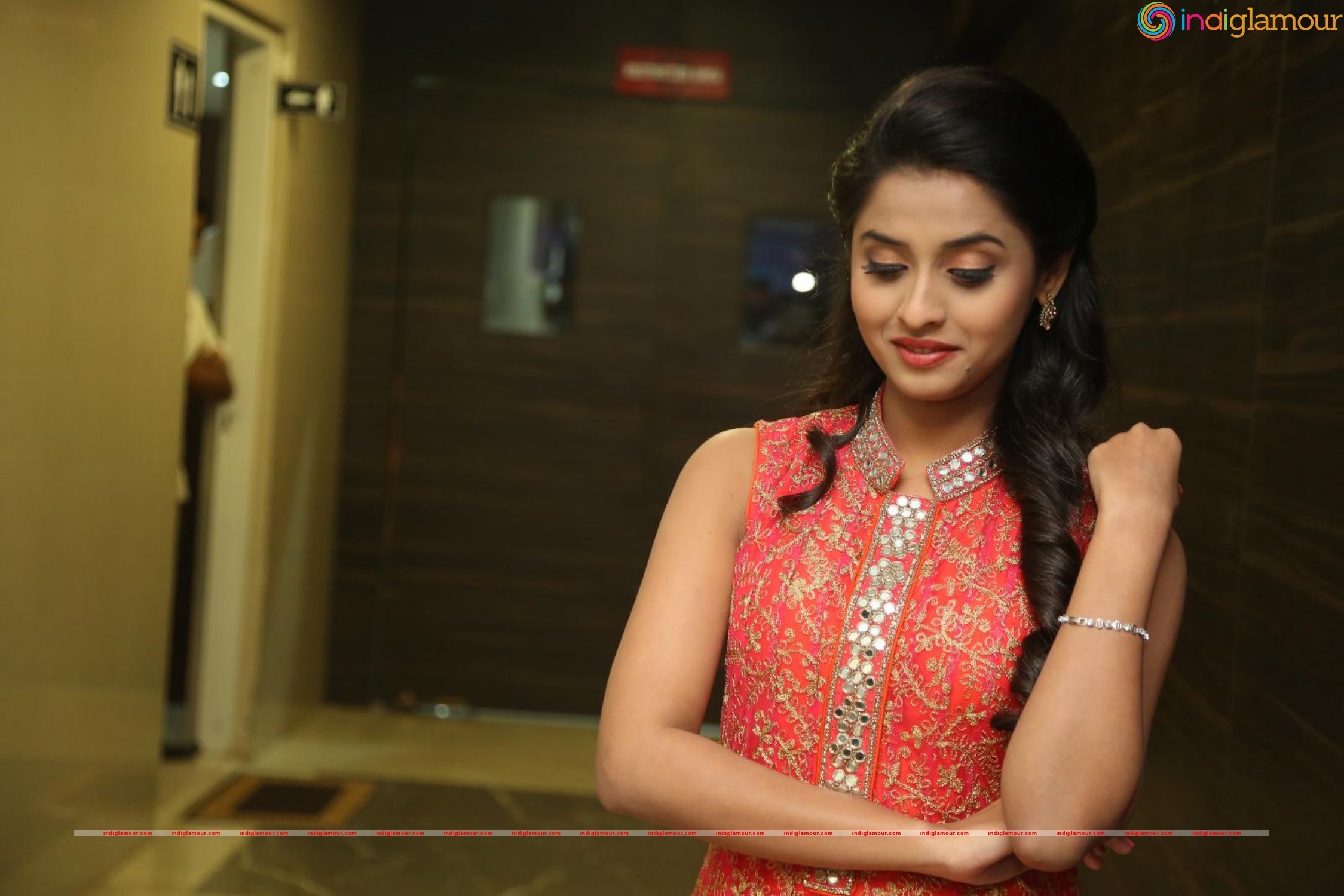 Arthana Actress hd photo