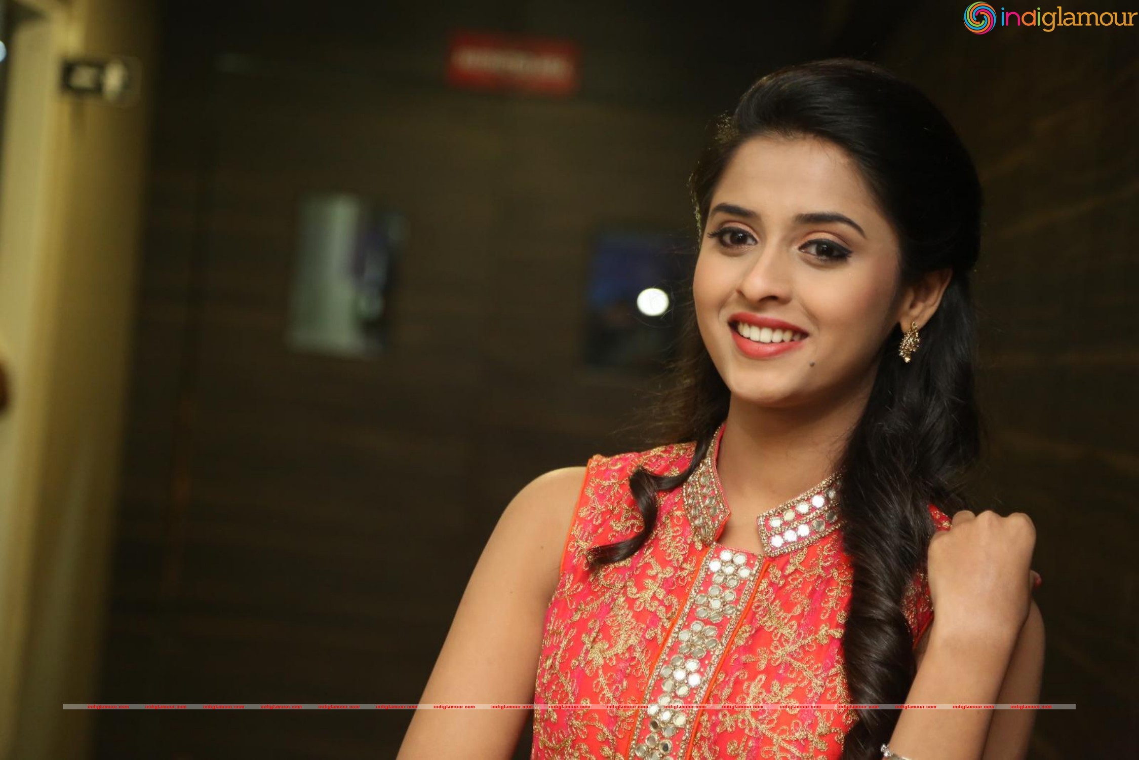 Arthana Actress hd photo