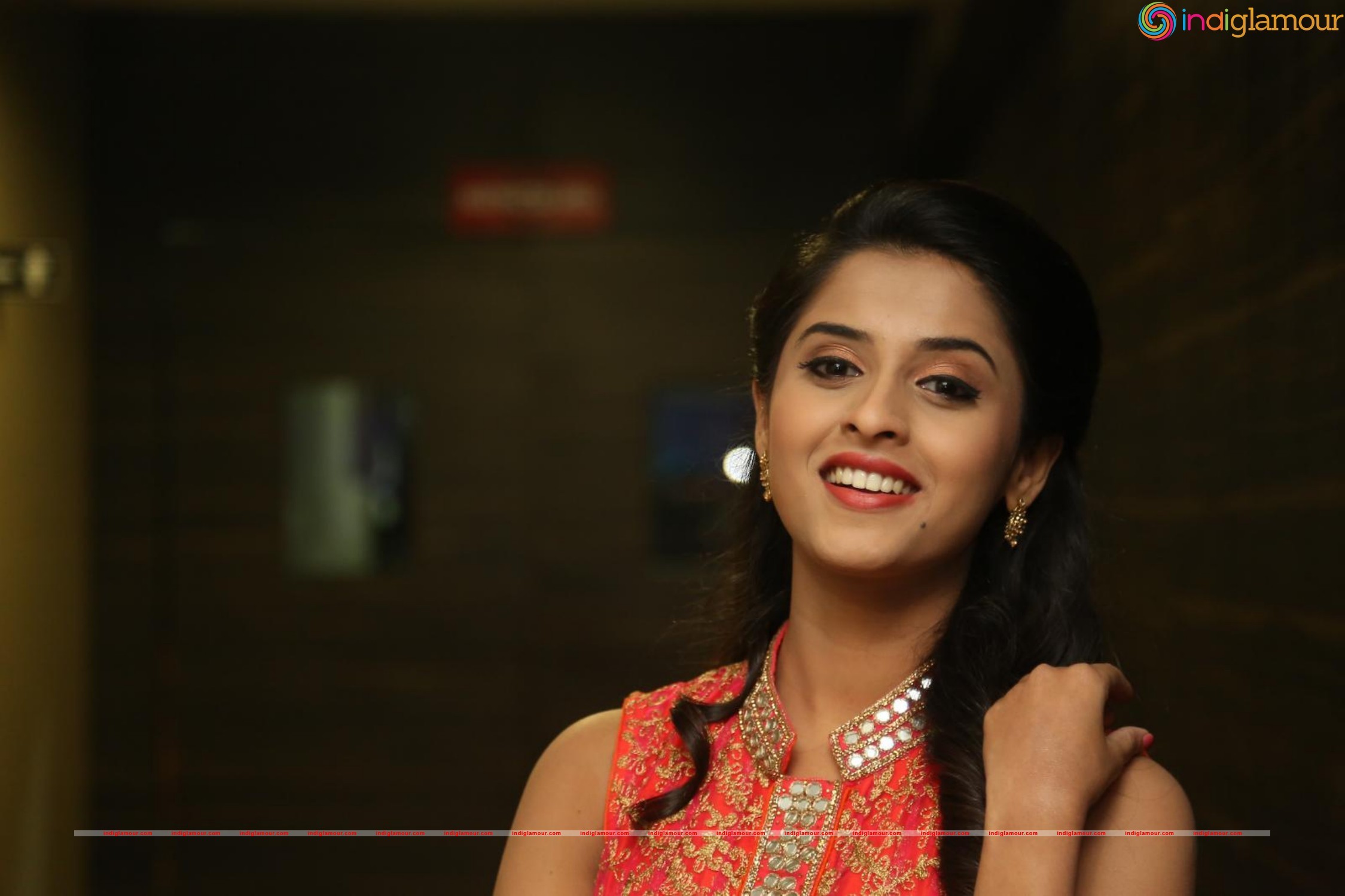 Arthana Actress hd photo