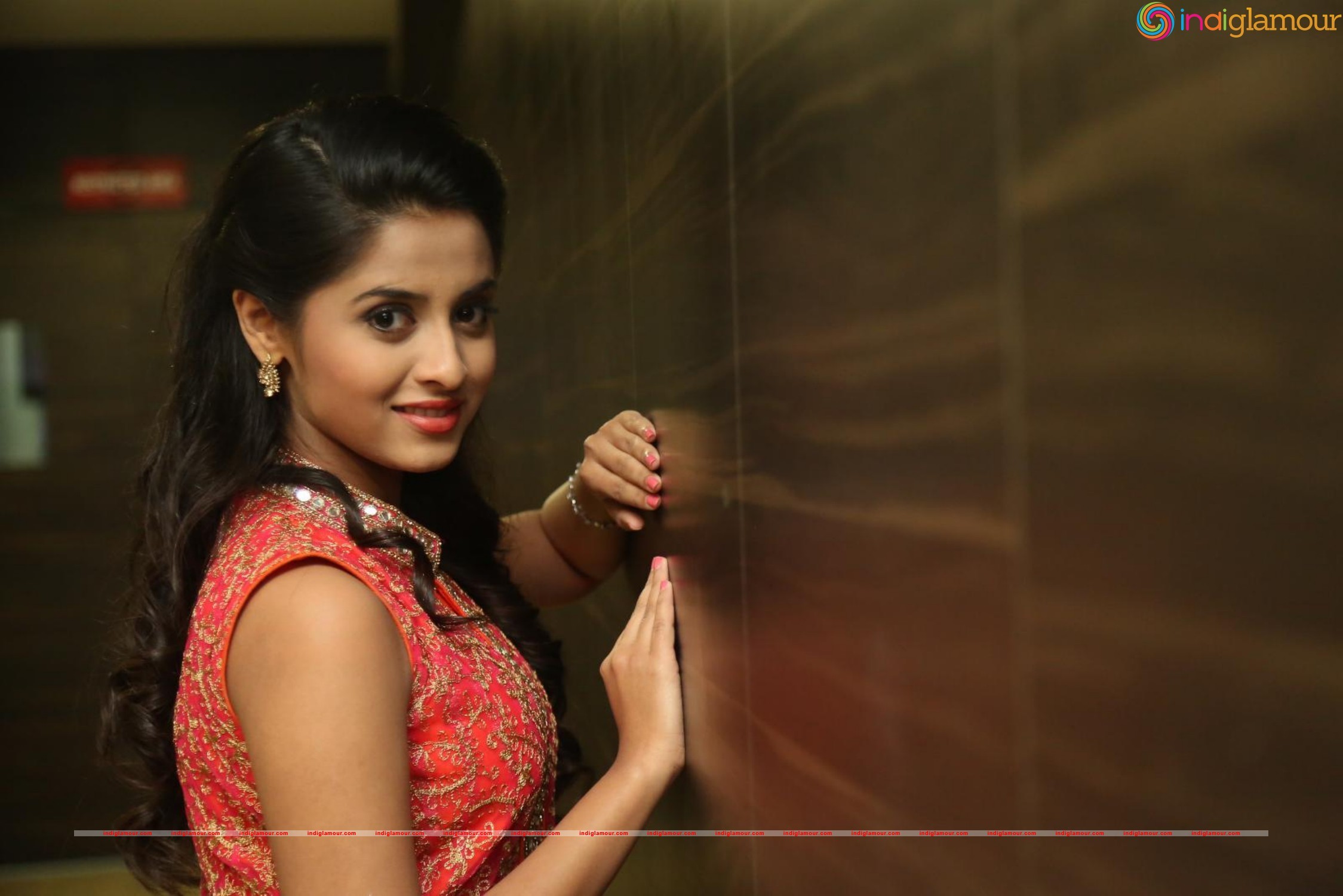 Arthana Actress hd photo