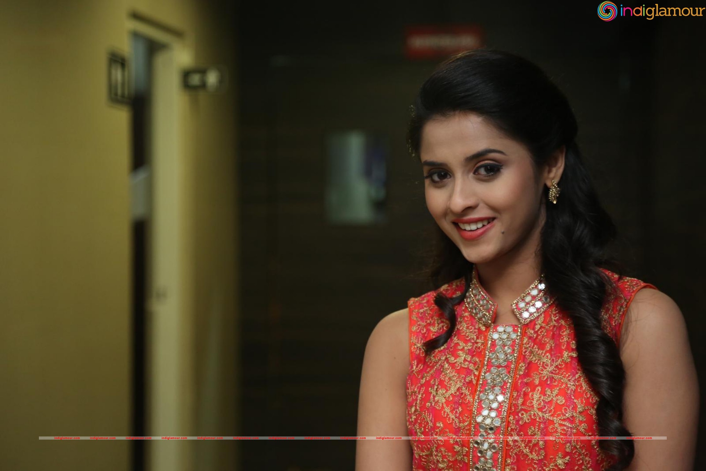 Arthana Actress hd photo