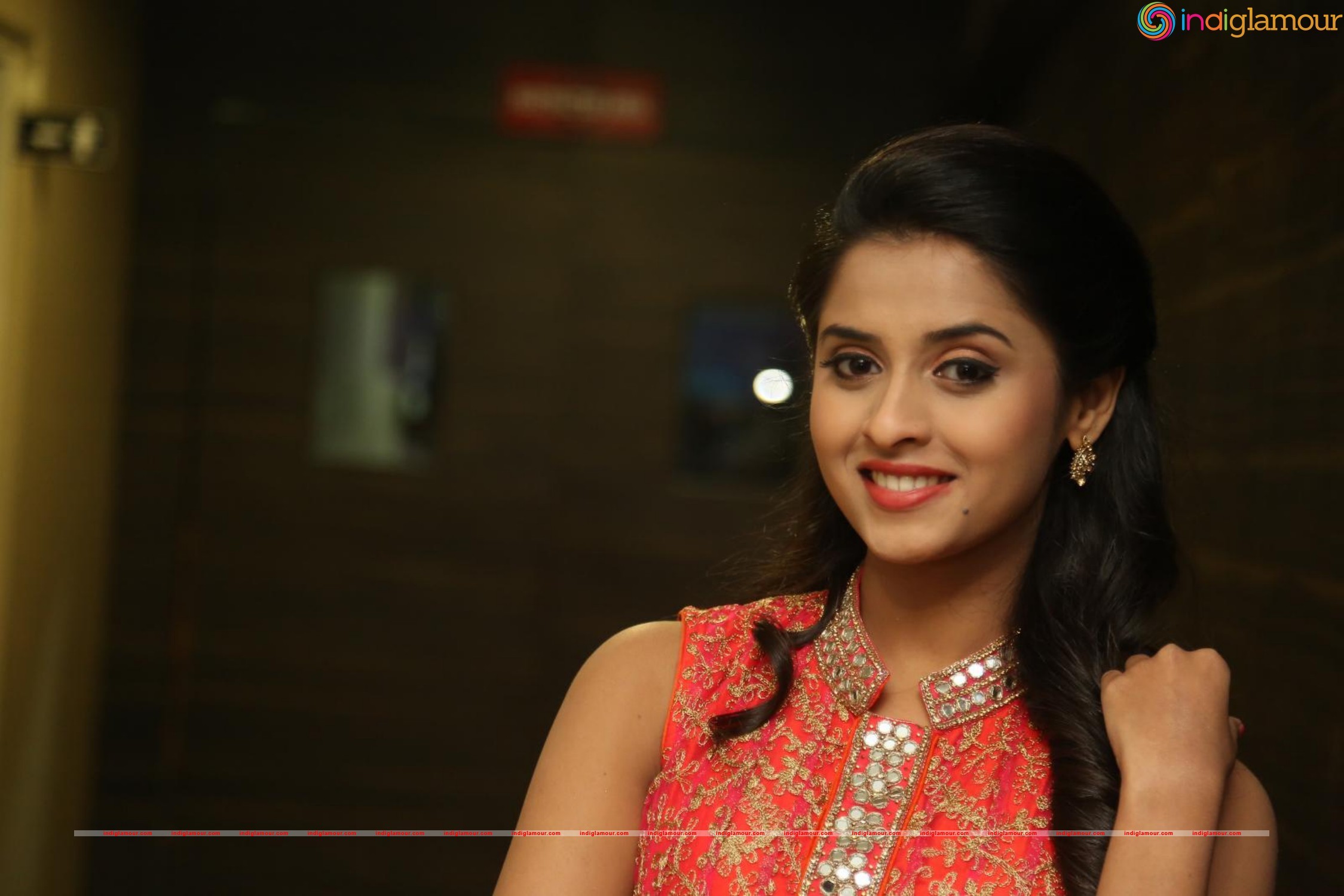 Arthana Actress hd photo