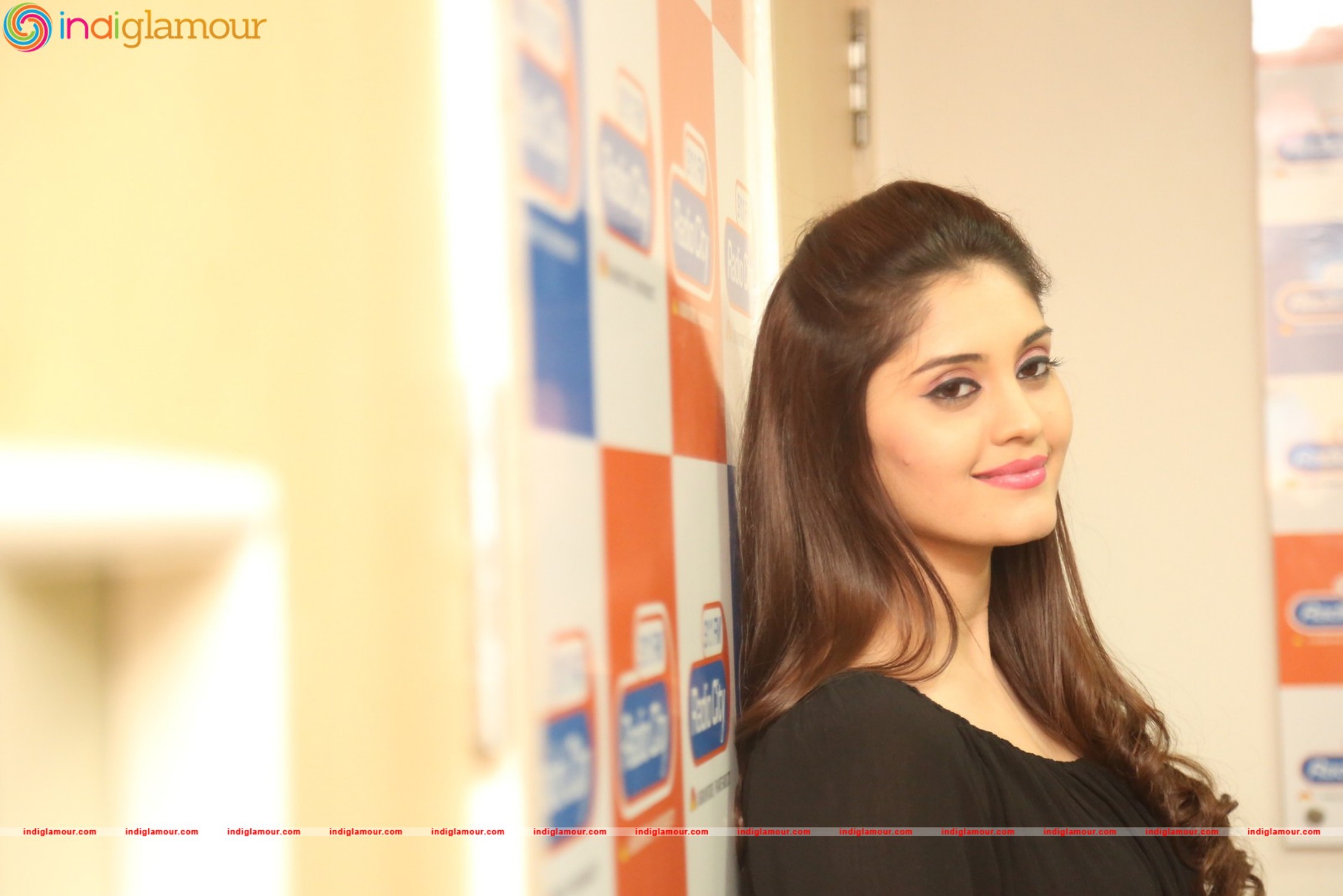 Surabhi Actress hd photo