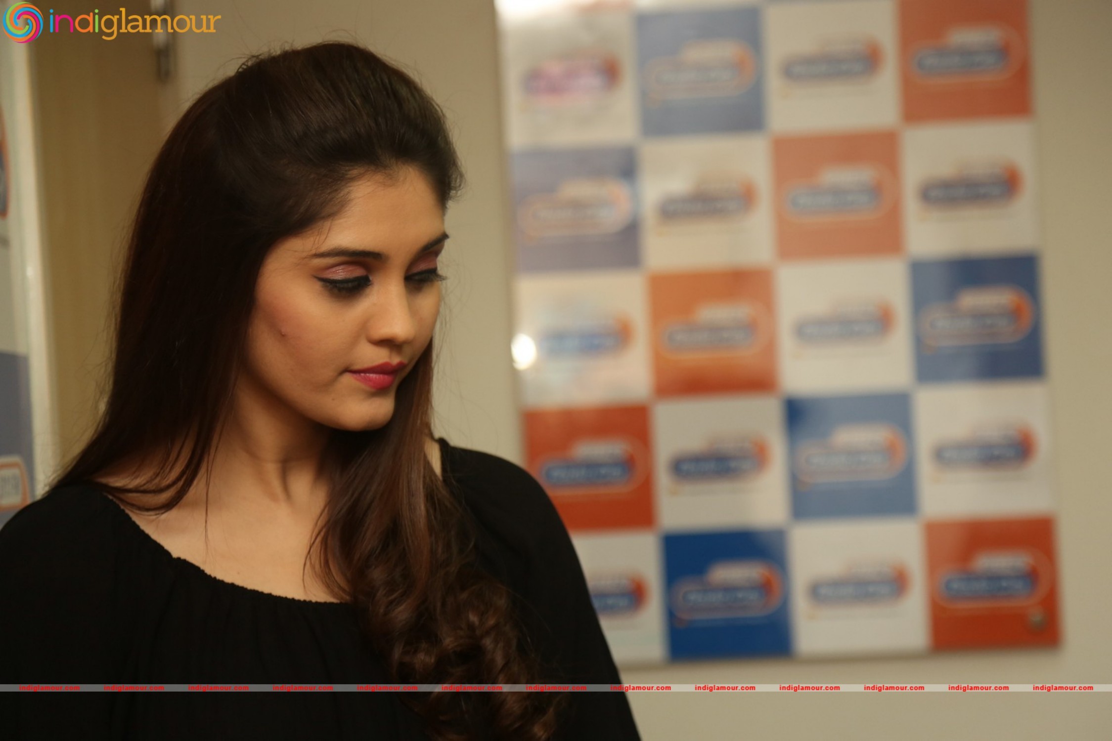 Surabhi Actress hd photo