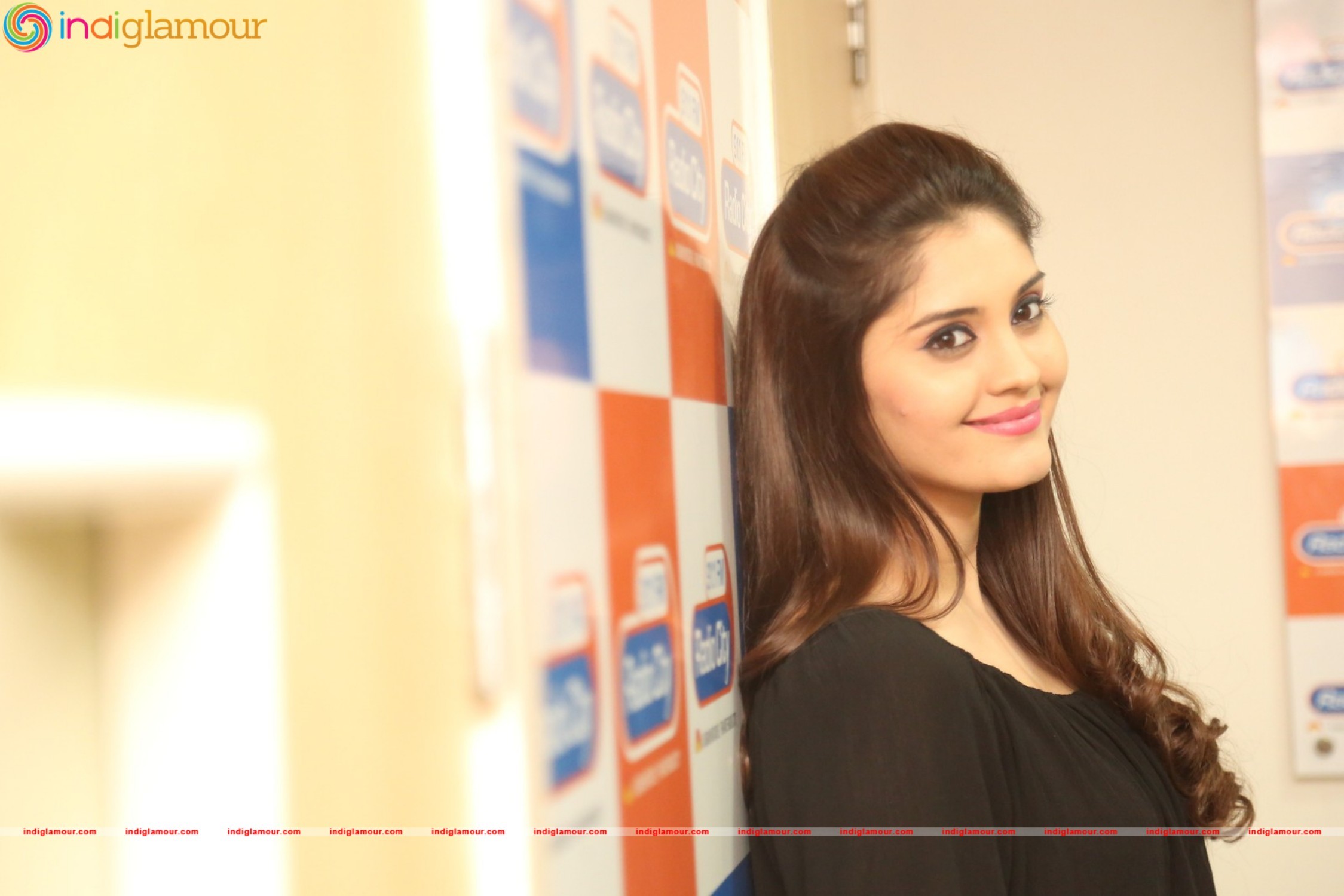 Surabhi Actress hd photo
