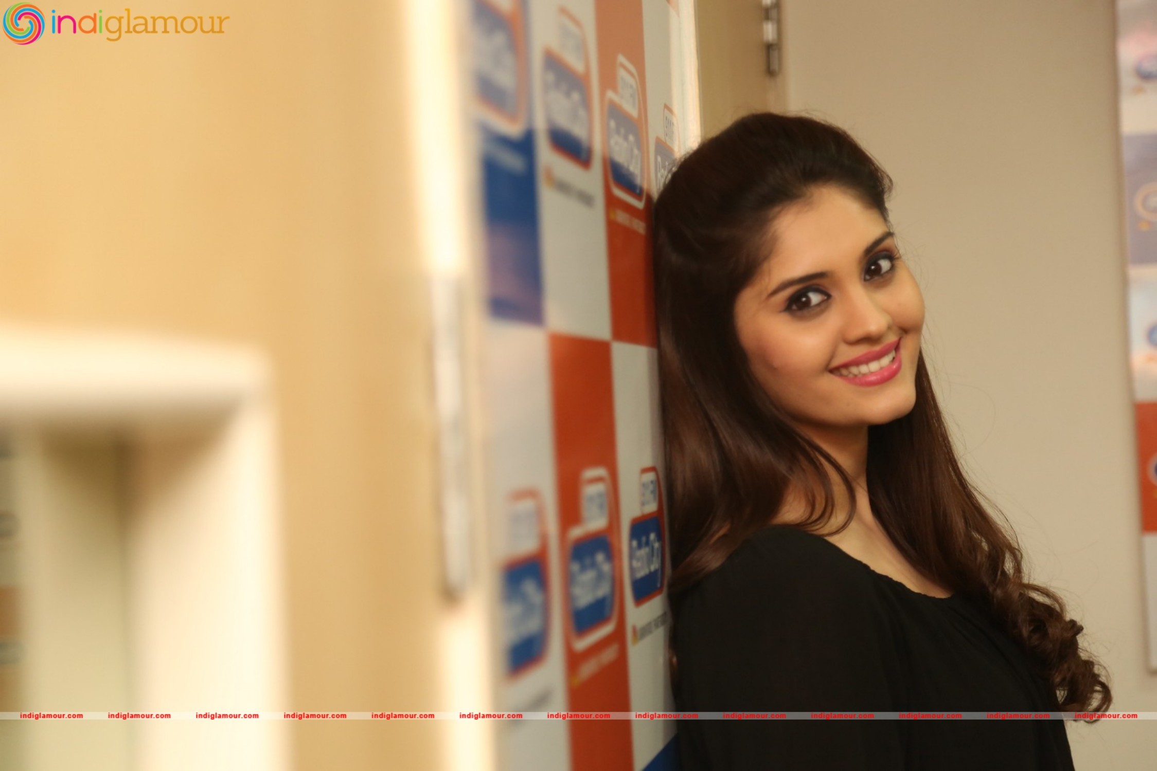 Surabhi Actress hd photo