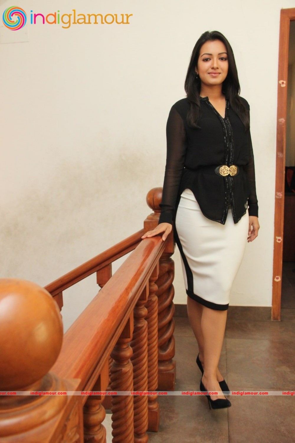 Catherine Tresa Actress hd photo