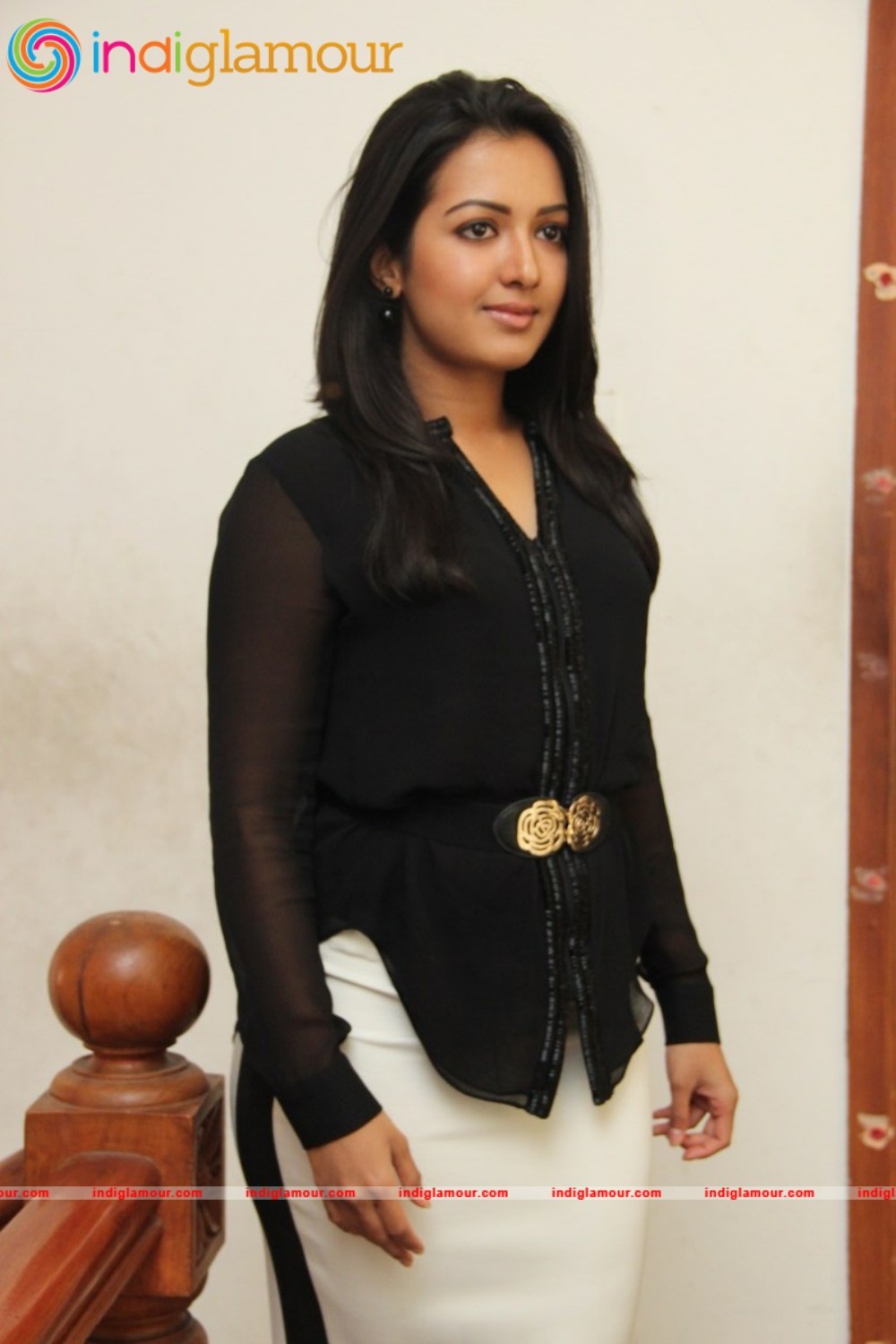 Catherine Tresa Actress hd photo