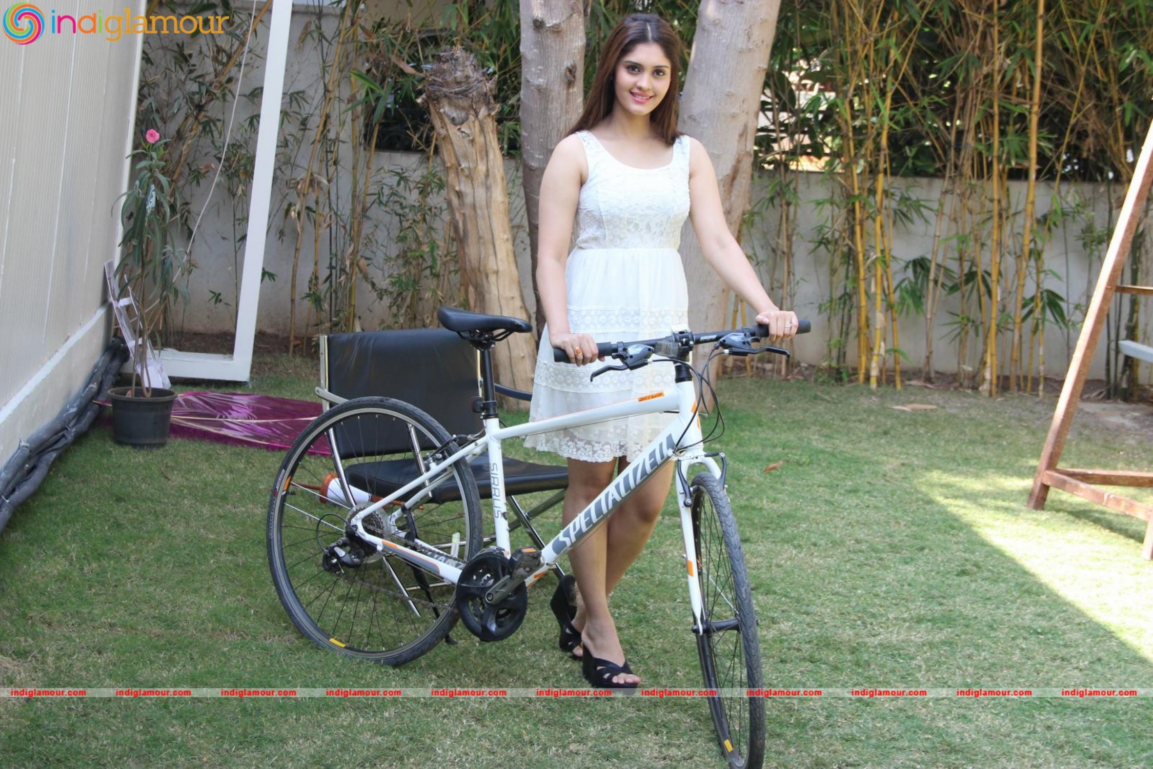 Surabhi Actress hd photo