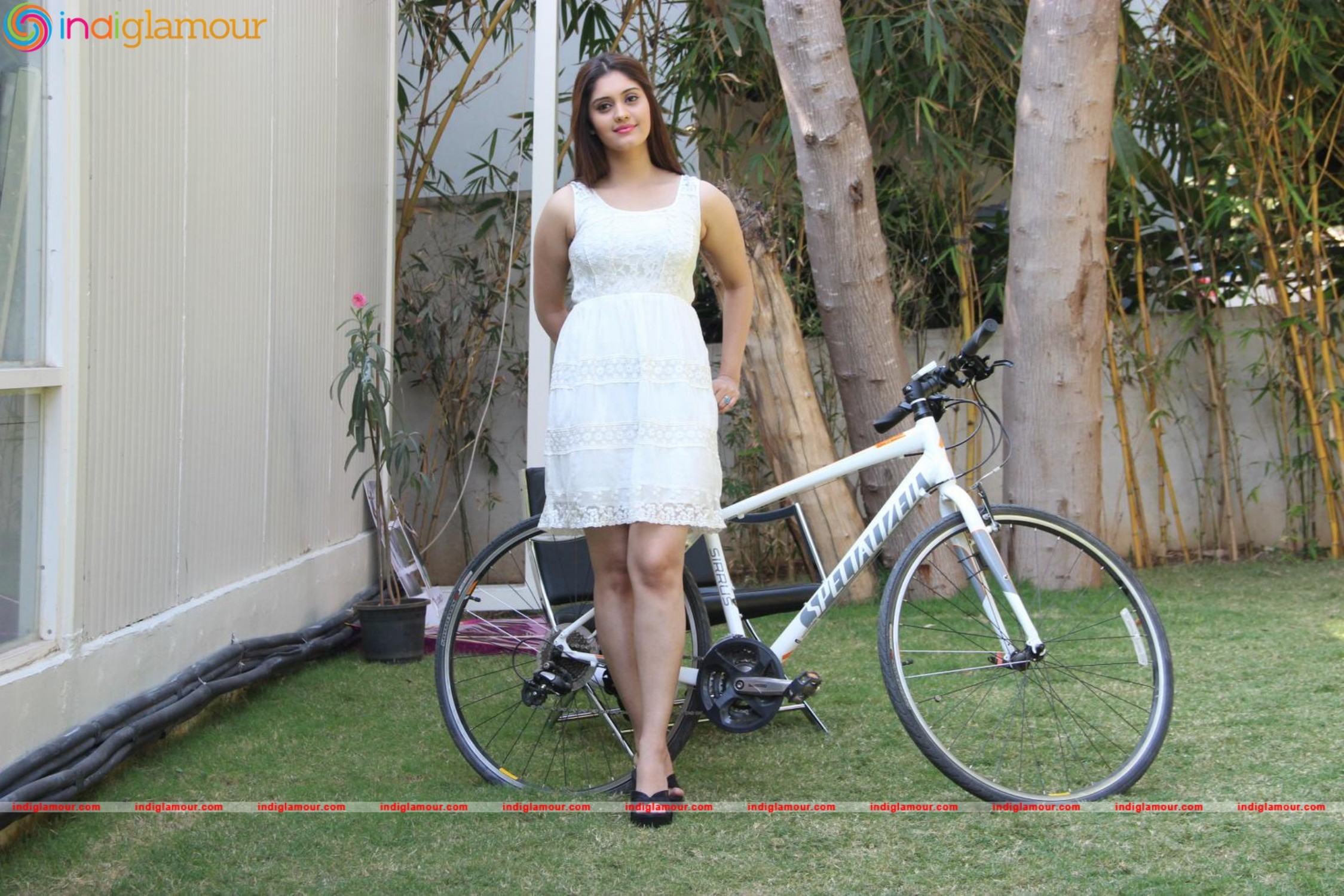 Surabhi Actress hd photo