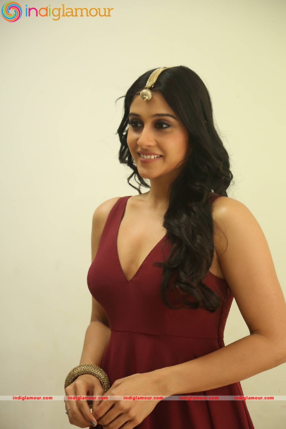 Regina Cassandra Actress hd photo
