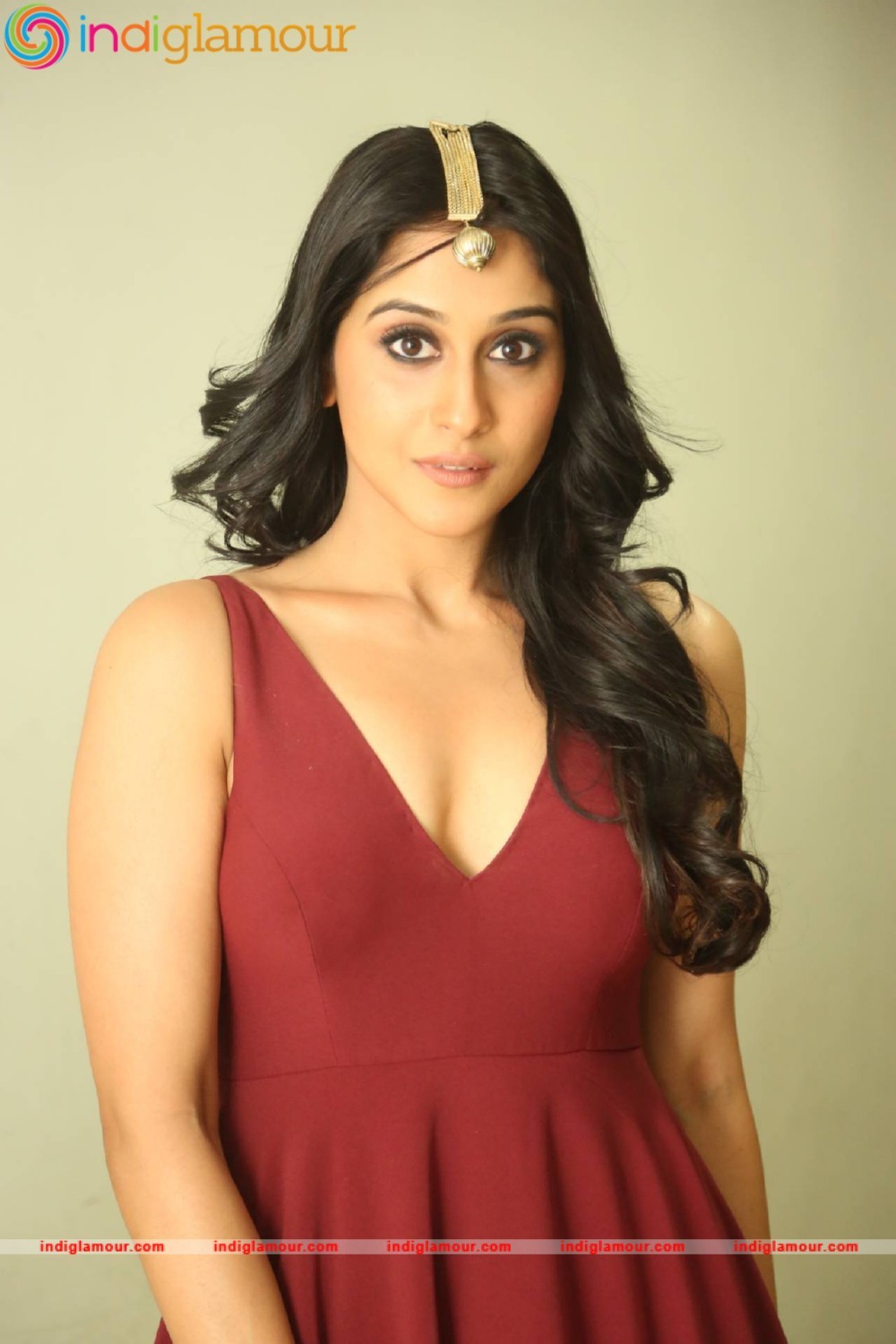Regina Cassandra Actress hd photo
