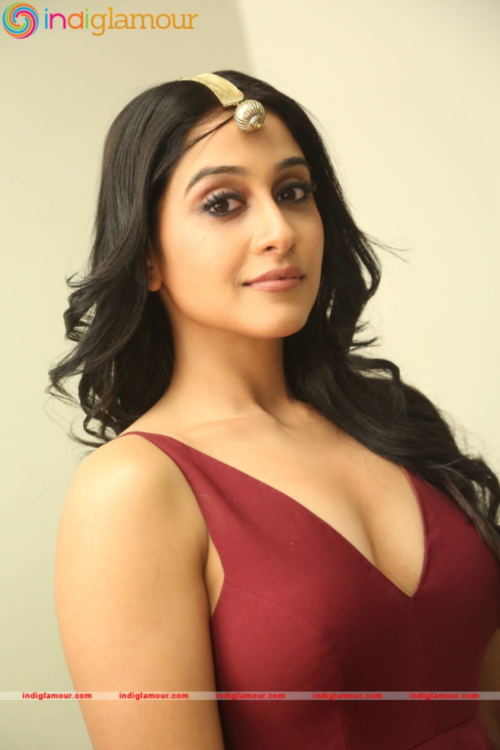 Regina Cassandra Actress hd photo