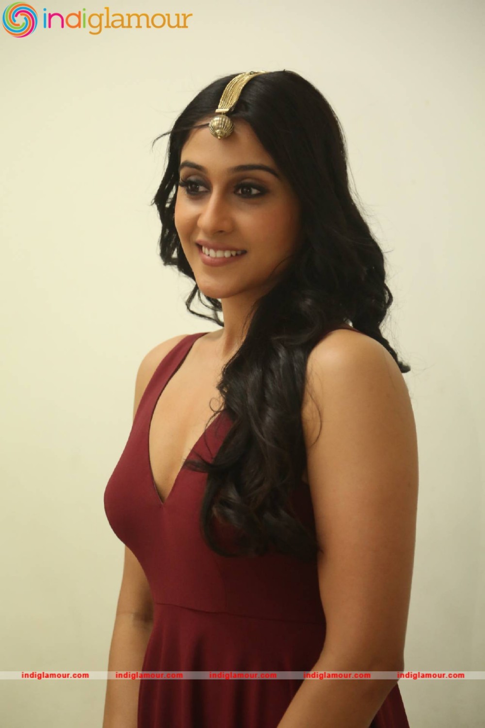Regina Cassandra Actress hd photo