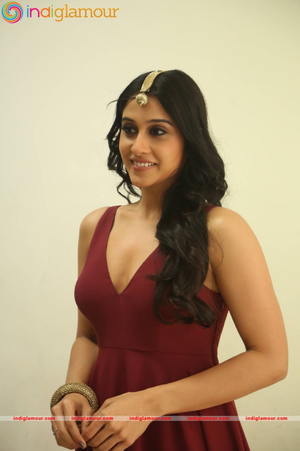 Regina Cassandra Actress hd photo