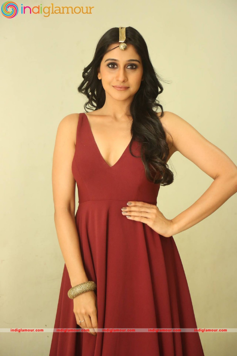 Regina Cassandra Actress hd photo