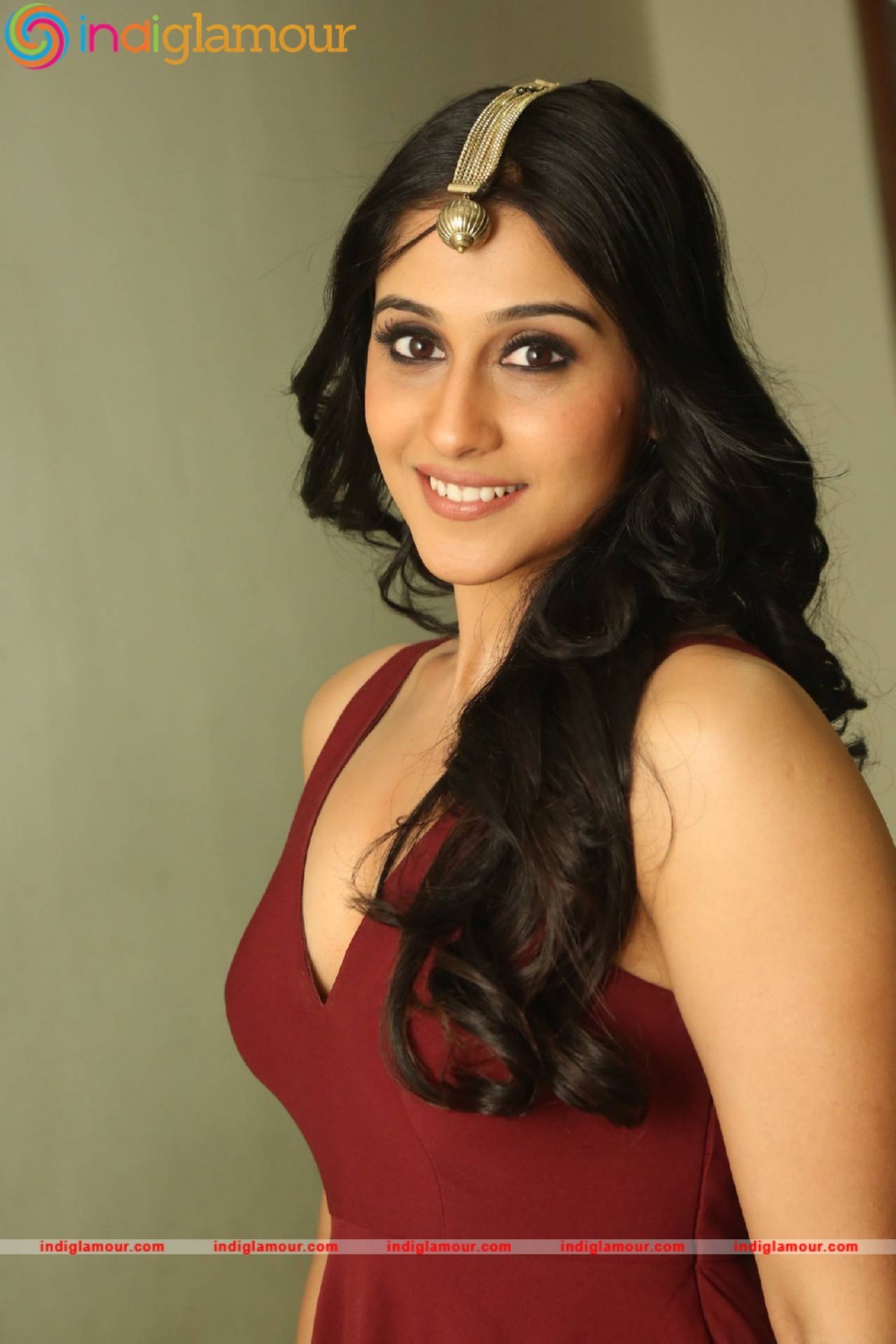 Regina Cassandra Actress hd photo