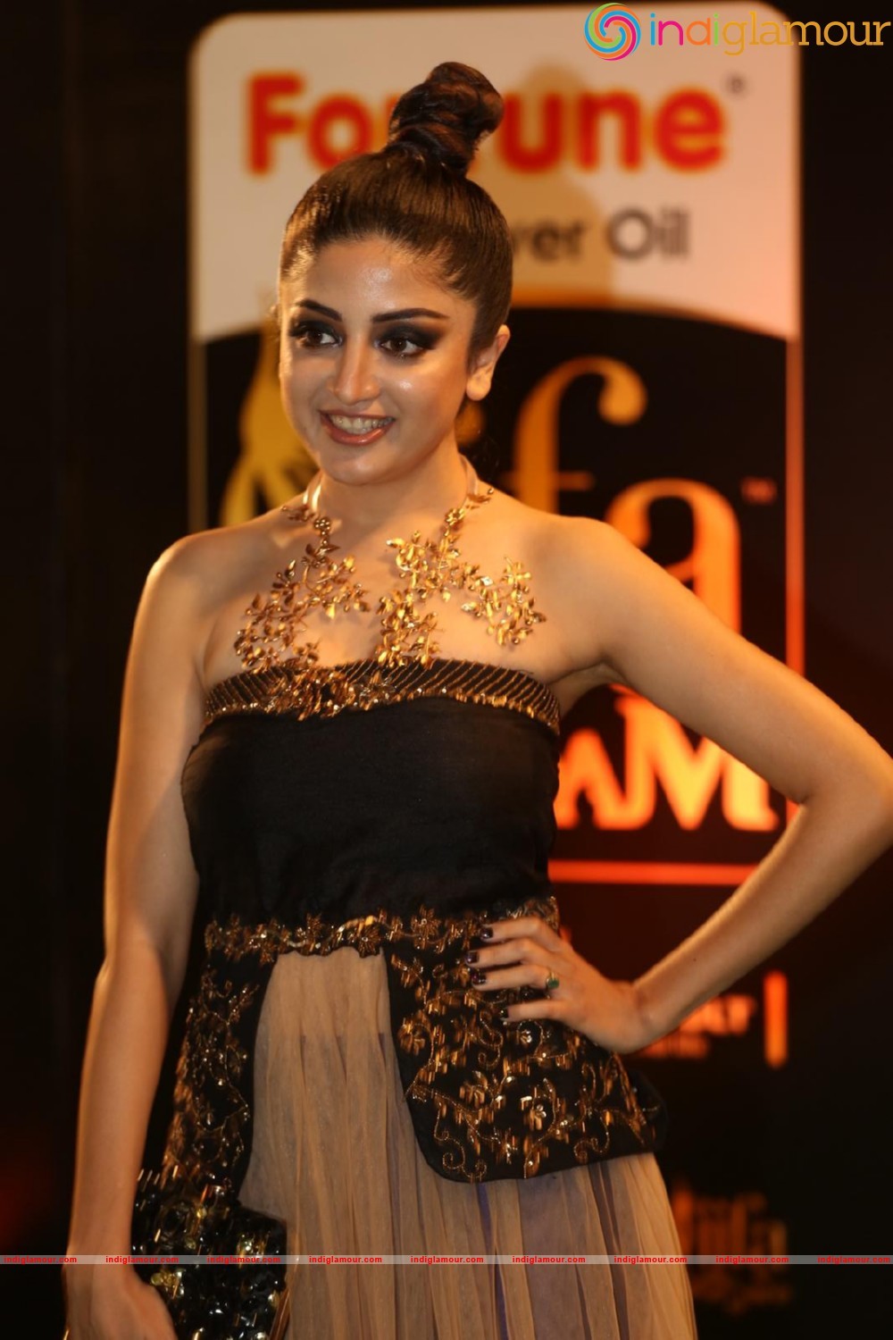 Poonam Kaur Actress hd photo