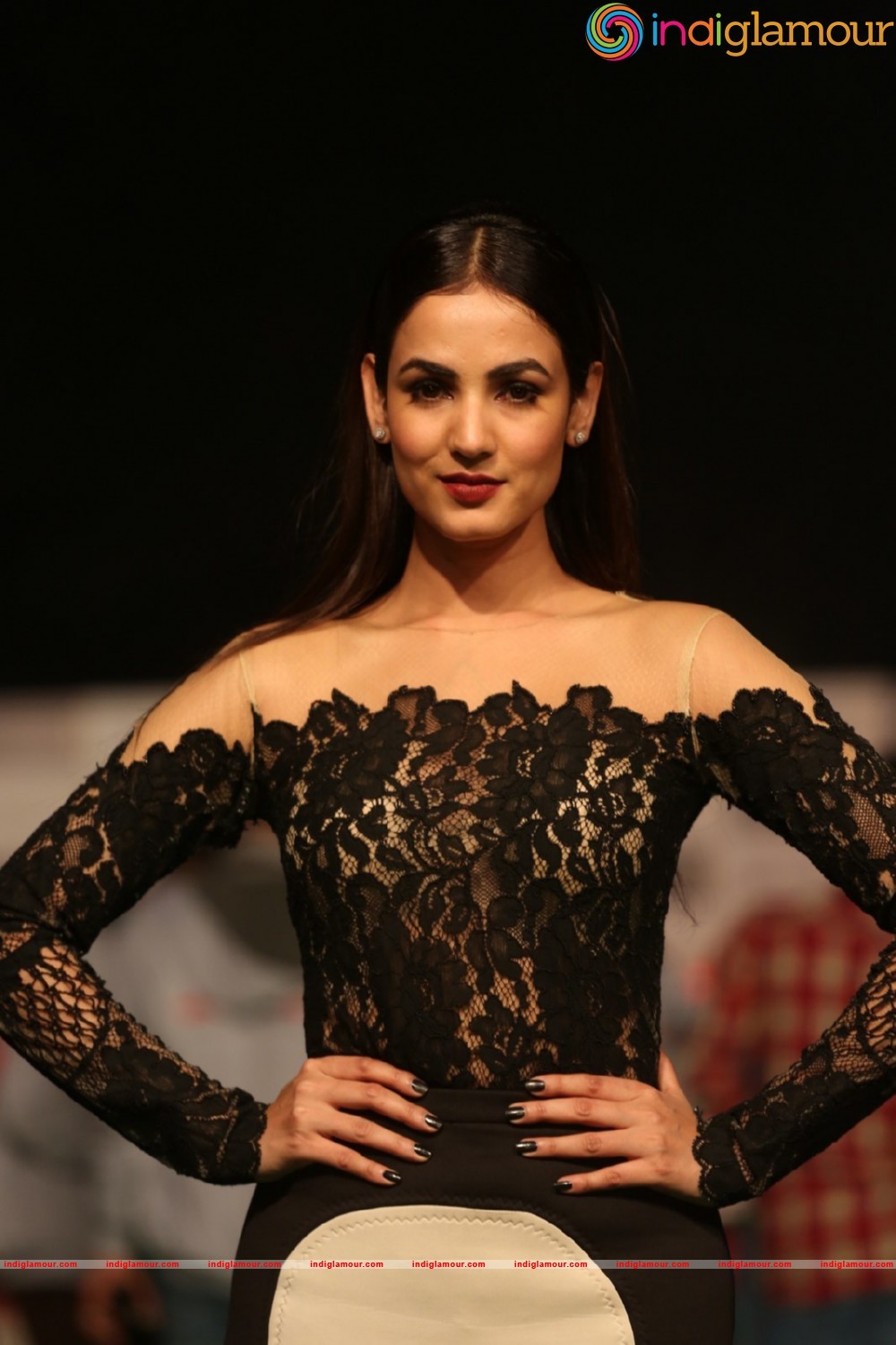 Sonal Chauhan Actress hd photo