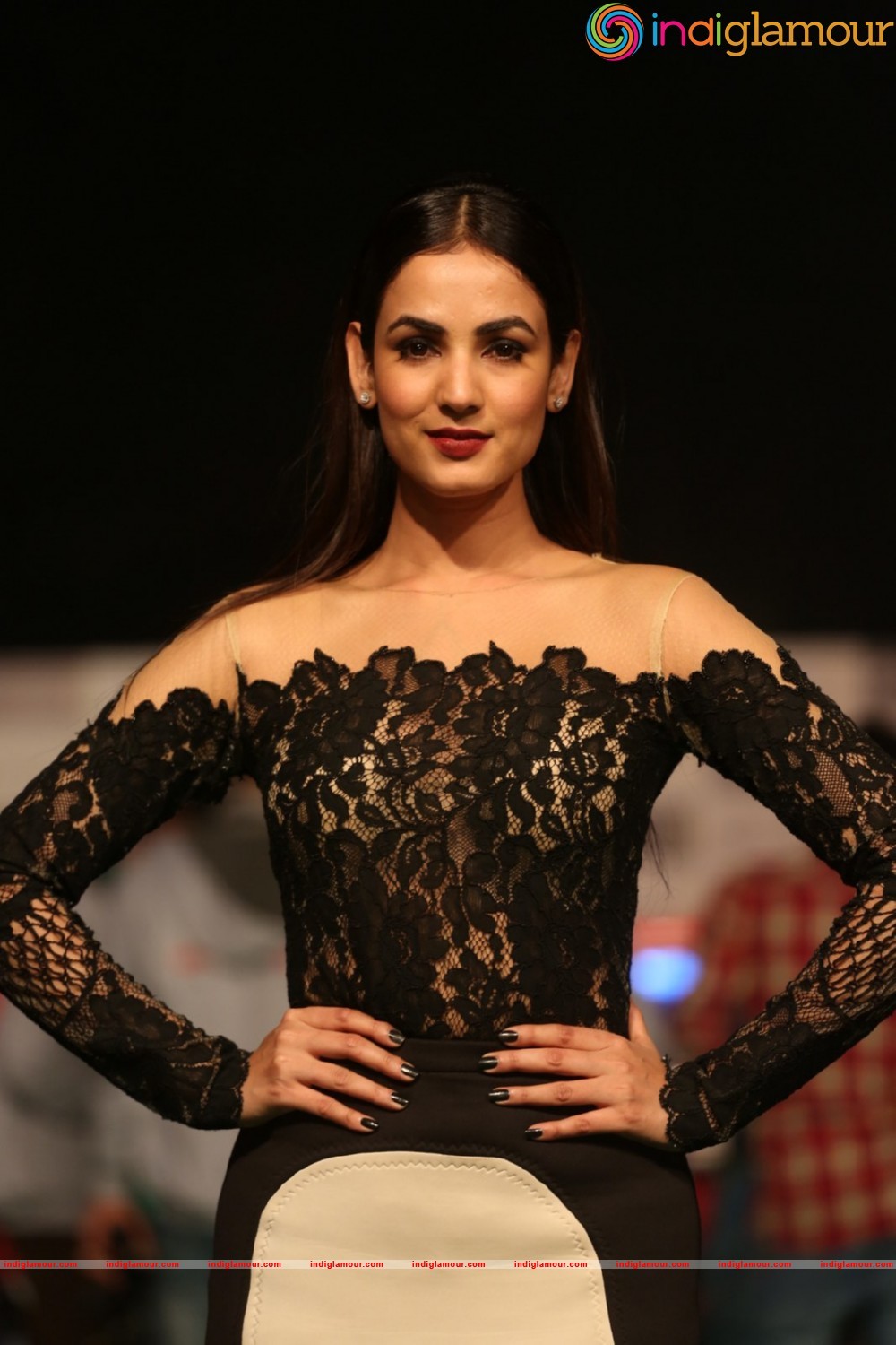 Sonal Chauhan Actress hd photo