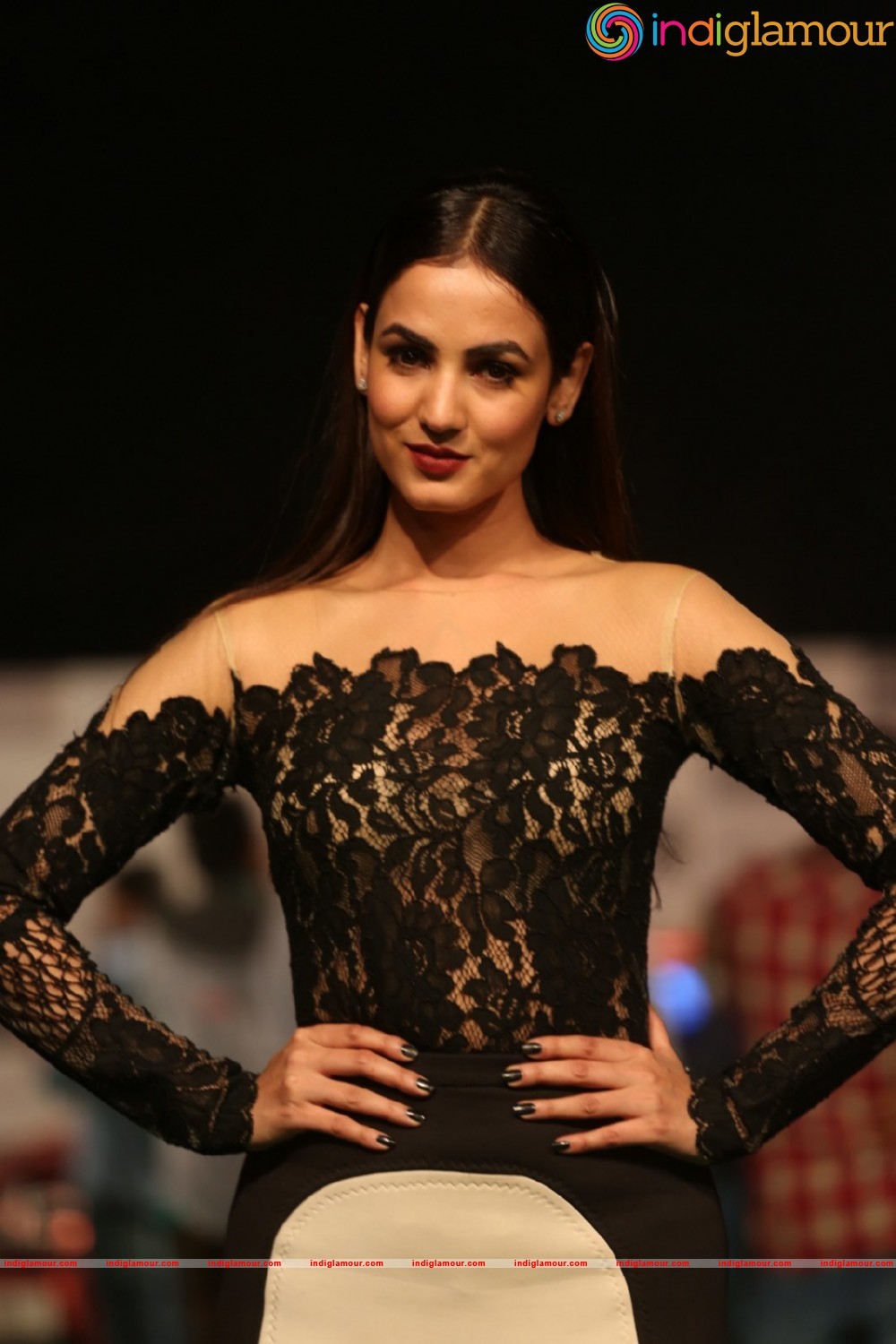Sonal Chauhan Actress hd photo