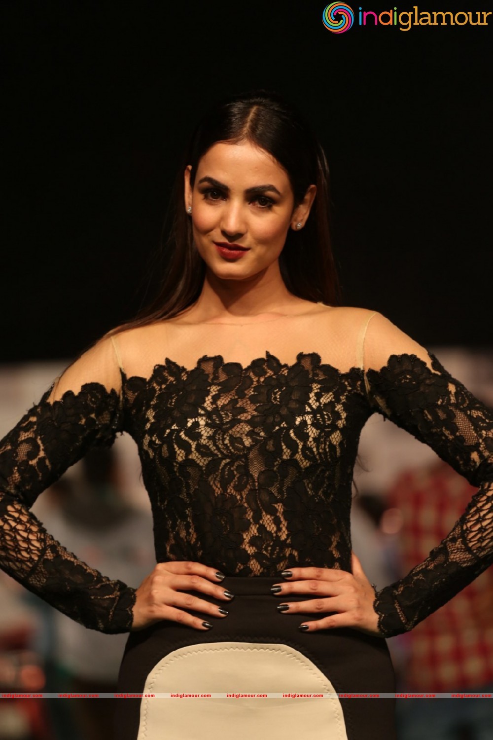 Sonal Chauhan Actress hd photo