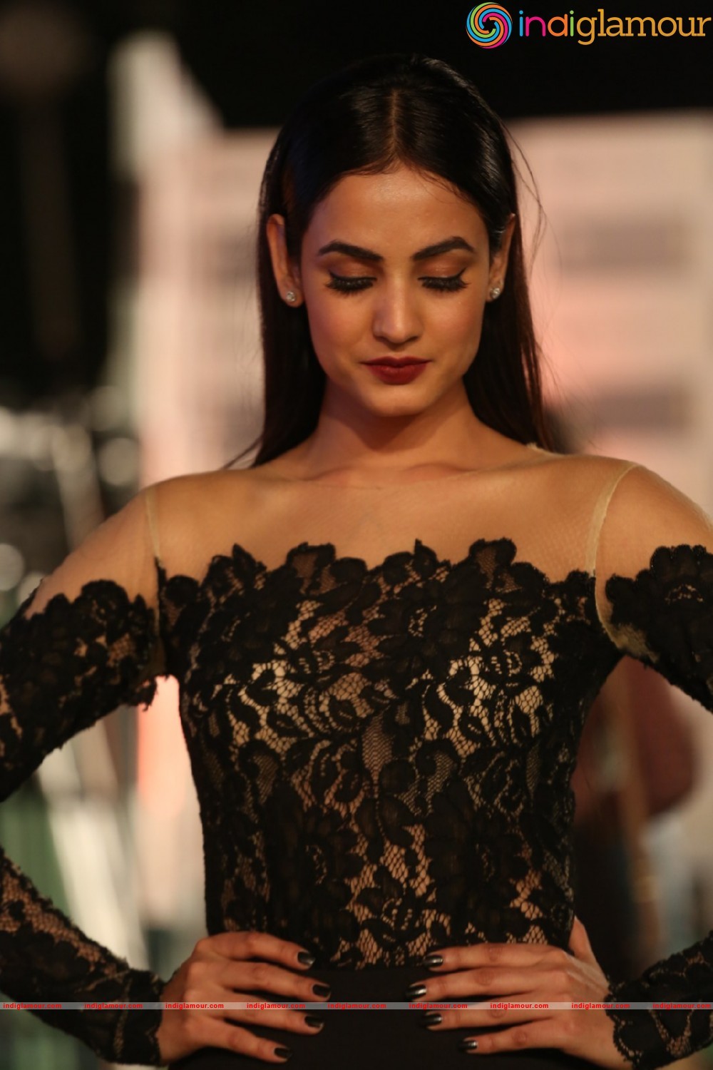 Sonal Chauhan Actress hd photo