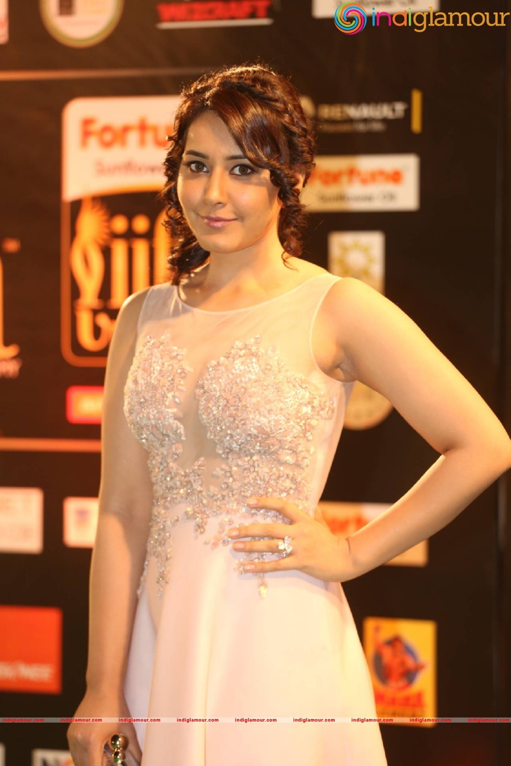 Rashi Khanna Actress hd photo