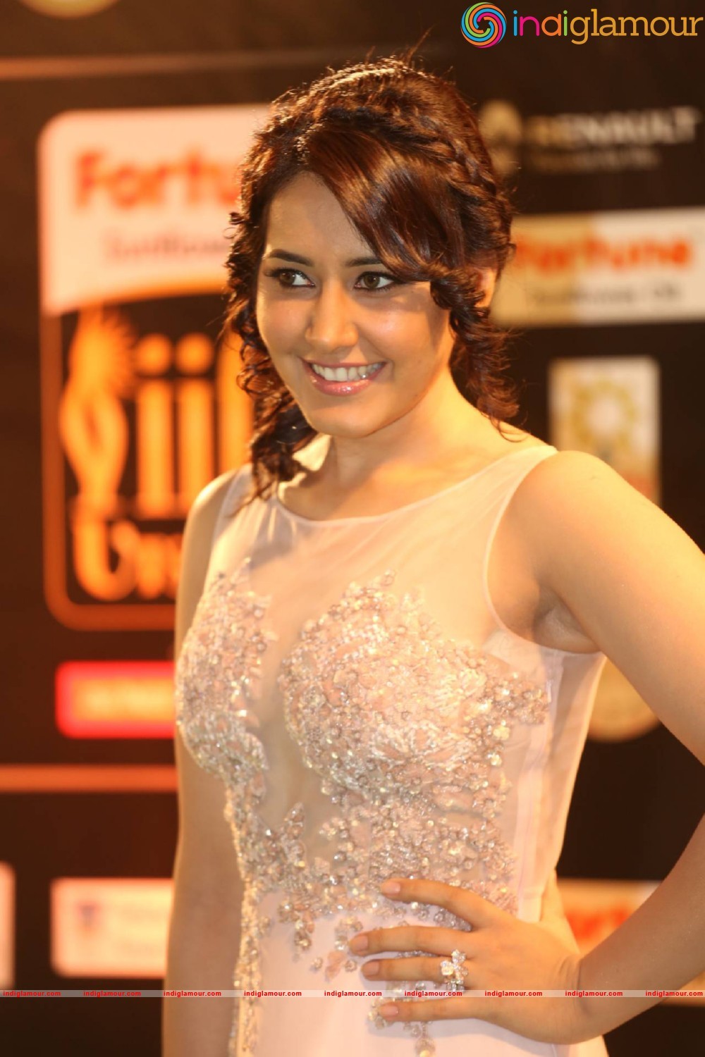 Rashi Khanna Actress hd photo