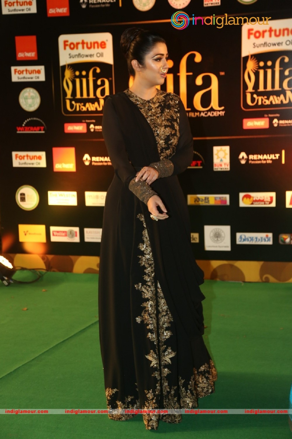 Charmy Kaur Actress hd photo