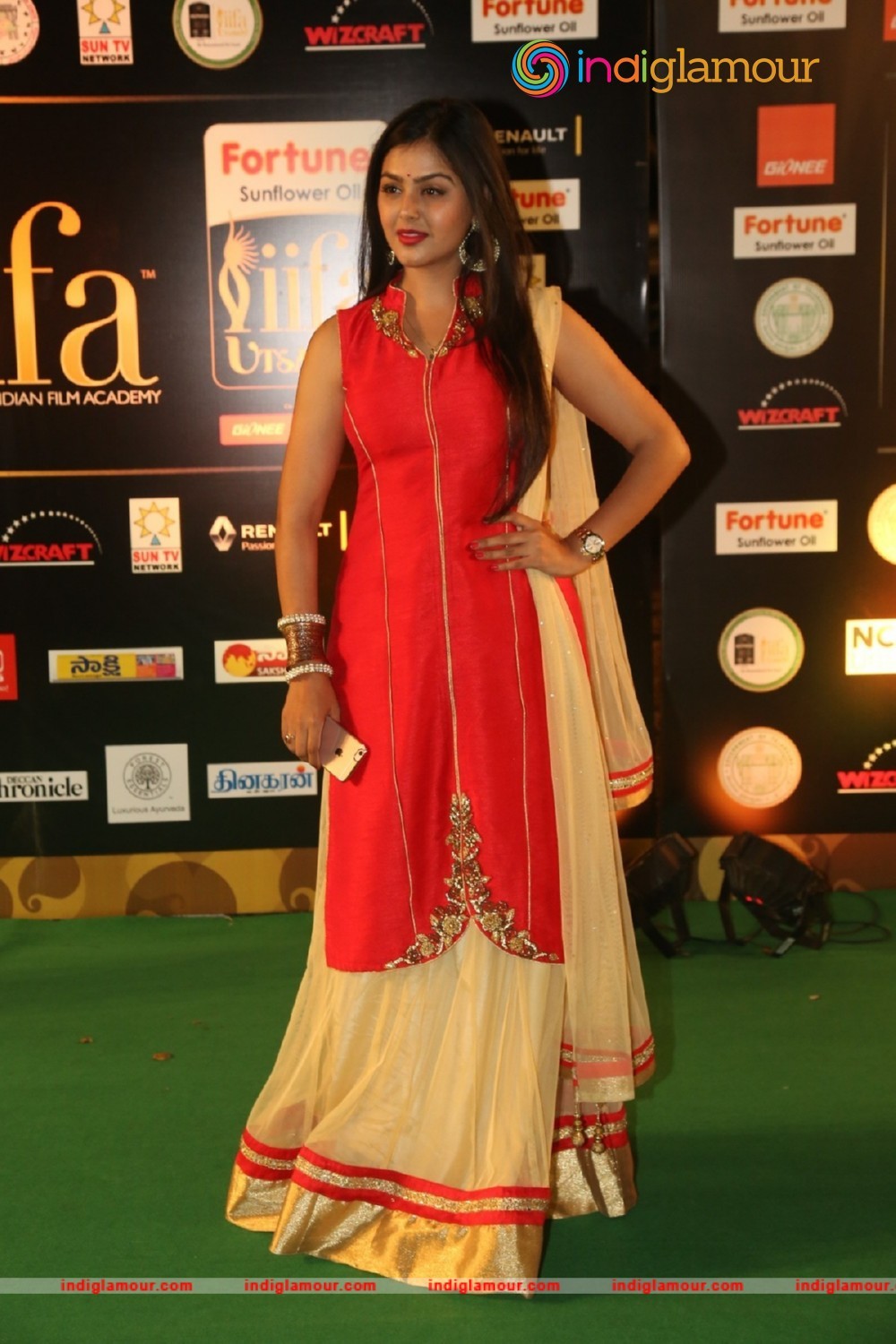 Monal Gajjar Actress hd photo
