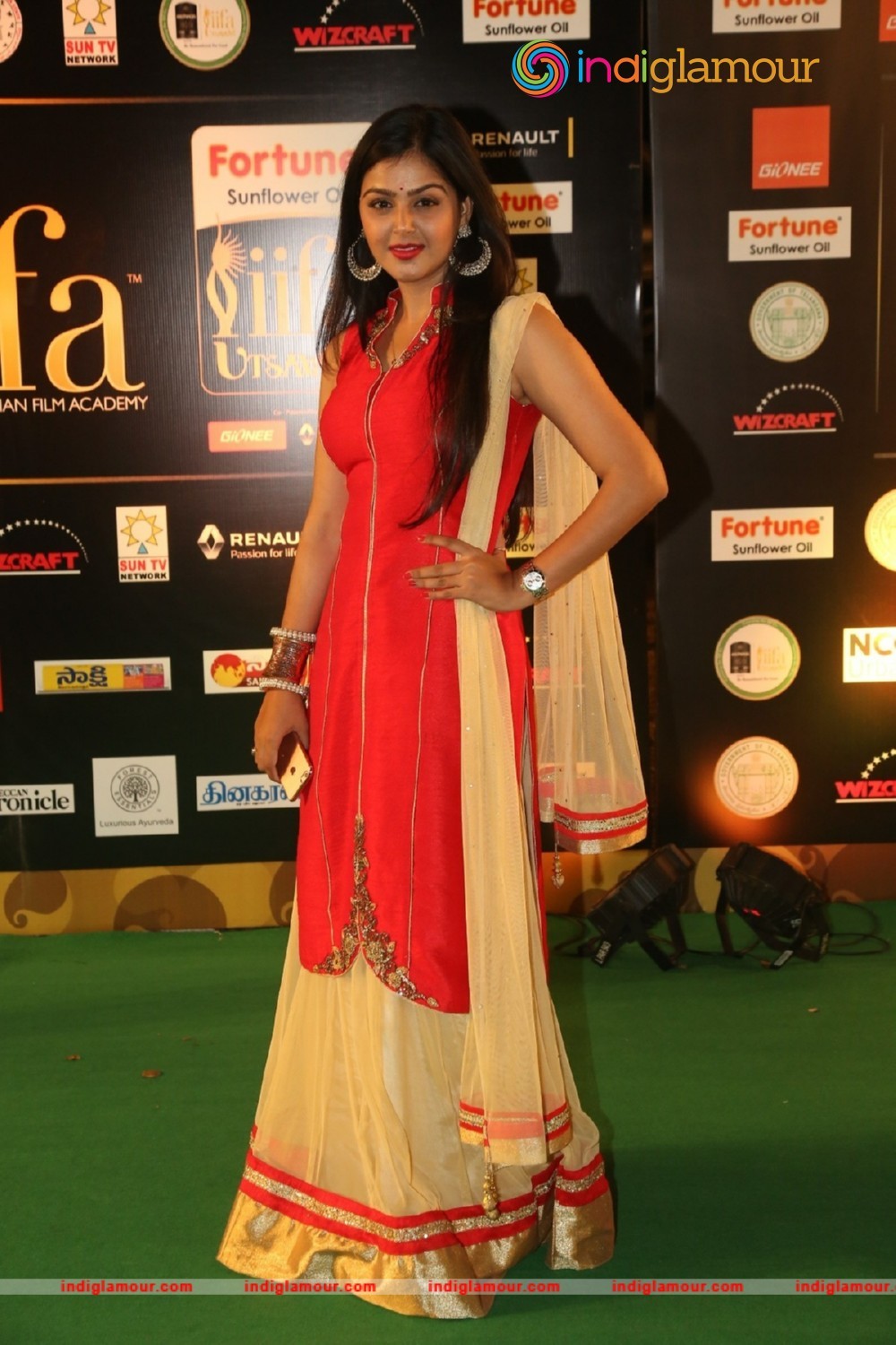Monal Gajjar Actress hd photo