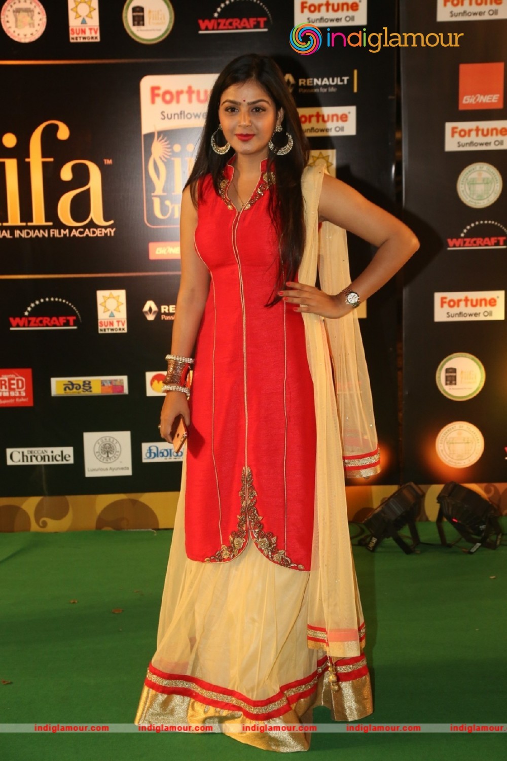 Monal Gajjar Actress hd photo