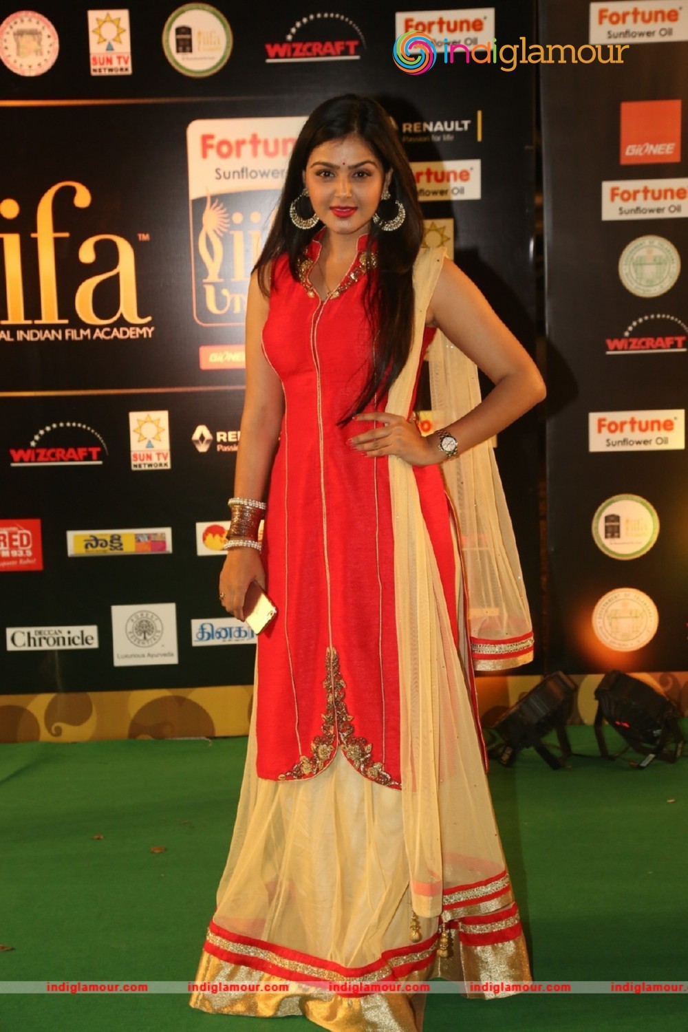 Monal Gajjar Actress hd photo