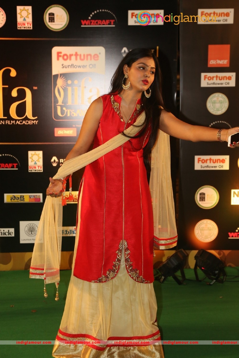 Monal Gajjar Actress hd photo