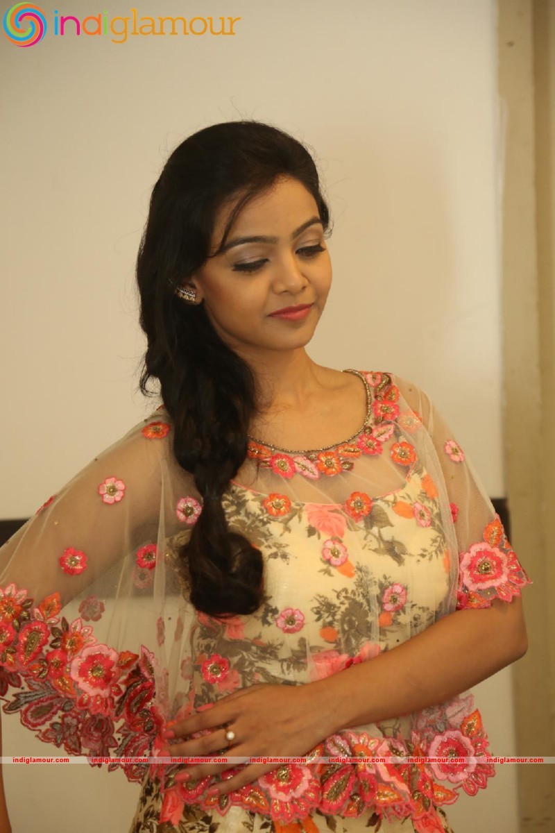 Nithya Shetty Actress hd photo
