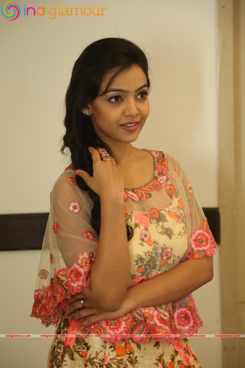 Nithya Shetty Actress hd photo