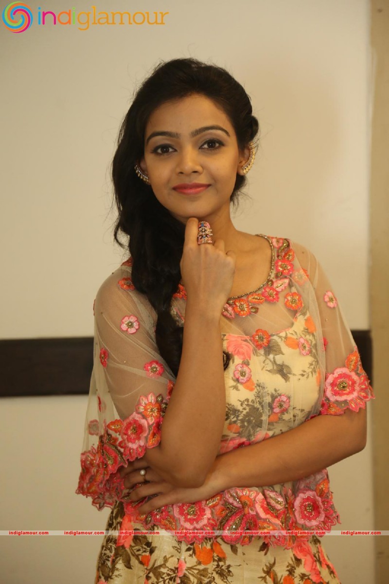 Nithya Shetty Actress hd photo