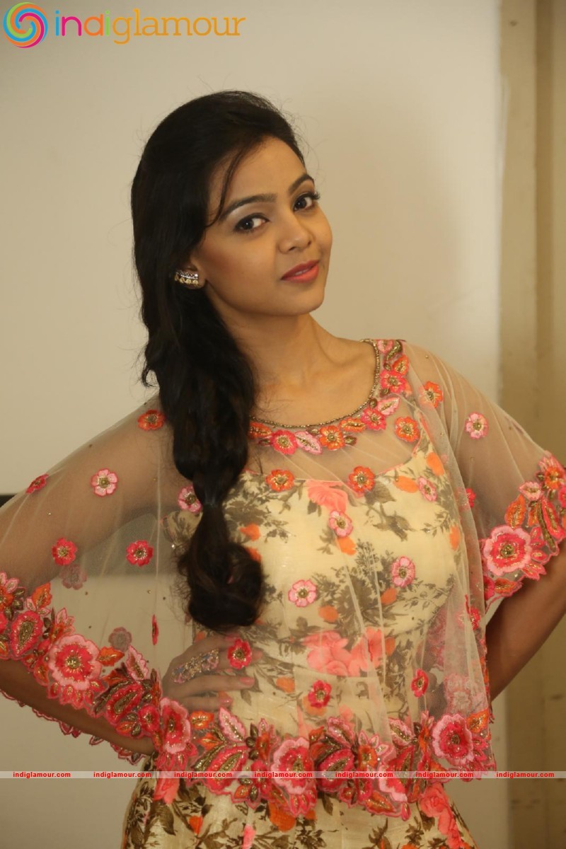 Nithya Shetty Actress hd photo
