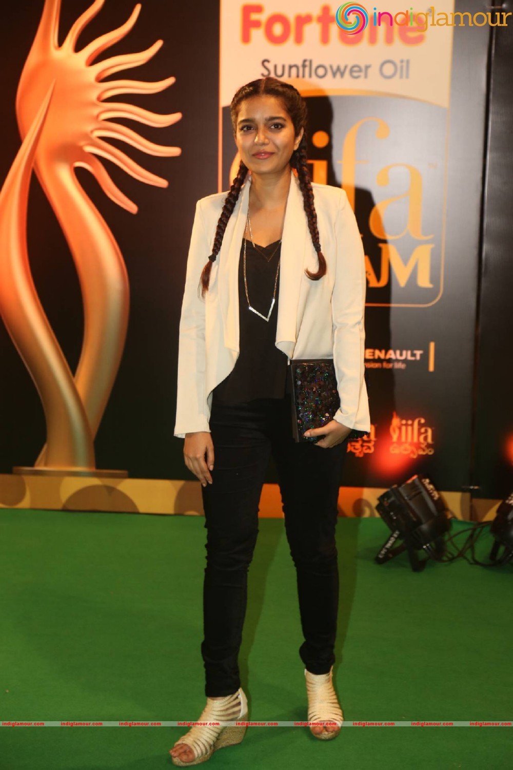 Swathi Reddy Actress hd photo