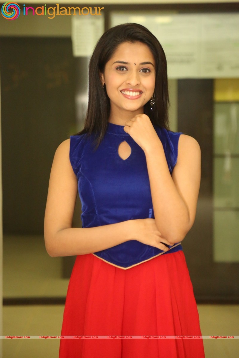 Arthana Actress hd photo