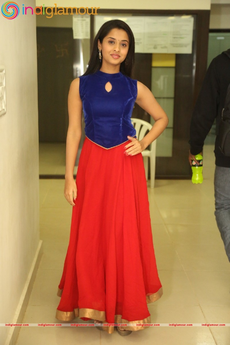 Arthana Actress hd photo