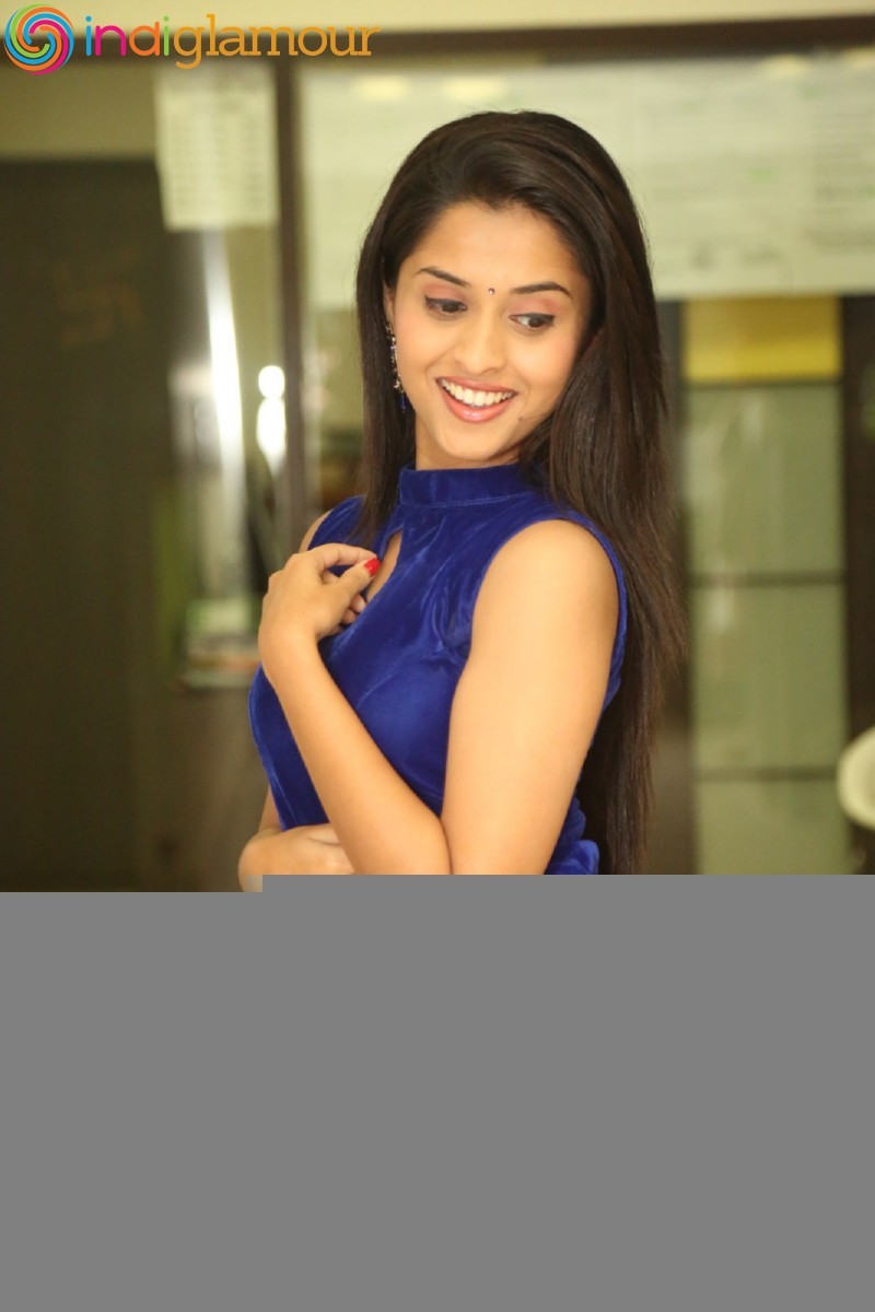 Arthana Actress hd photo