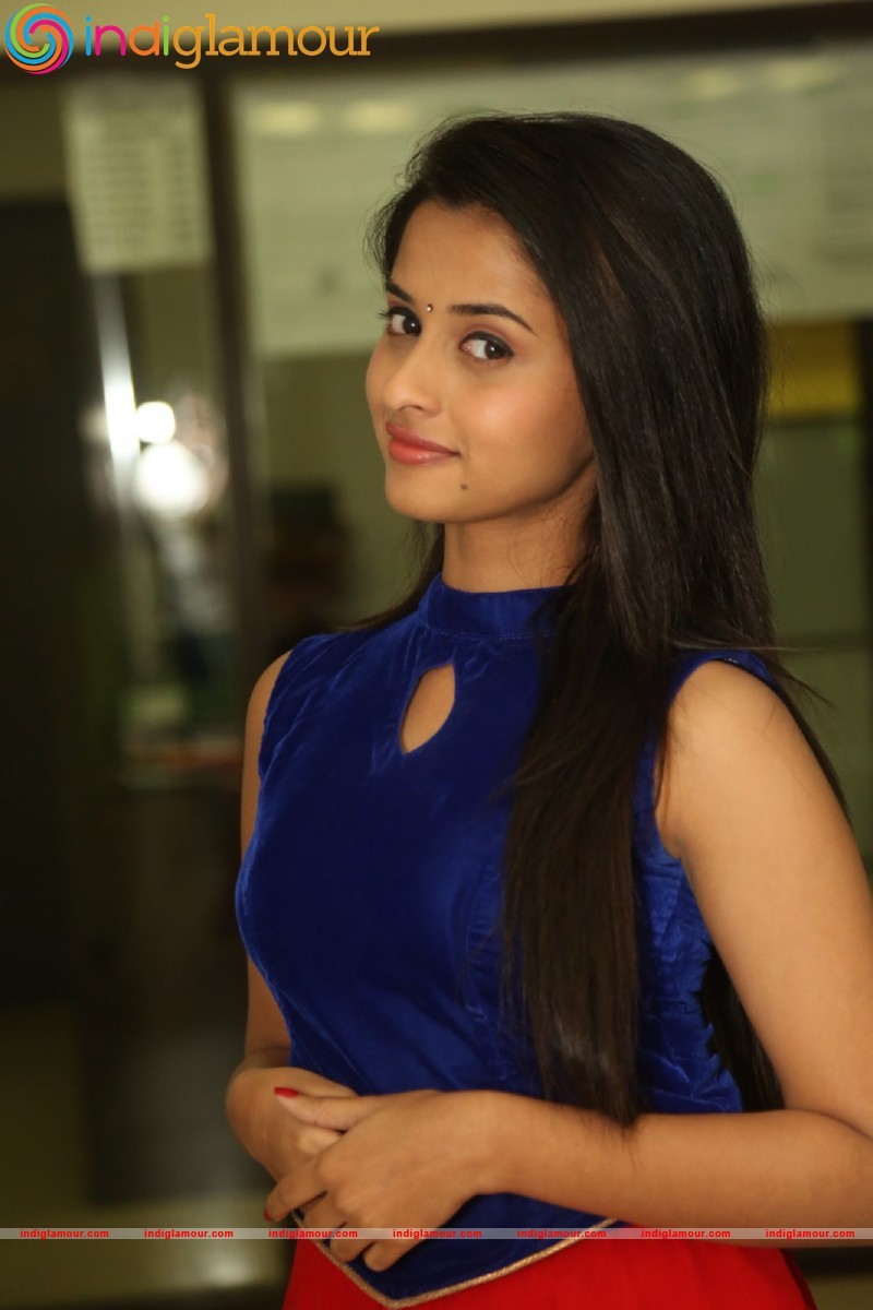 Arthana Actress hd photo