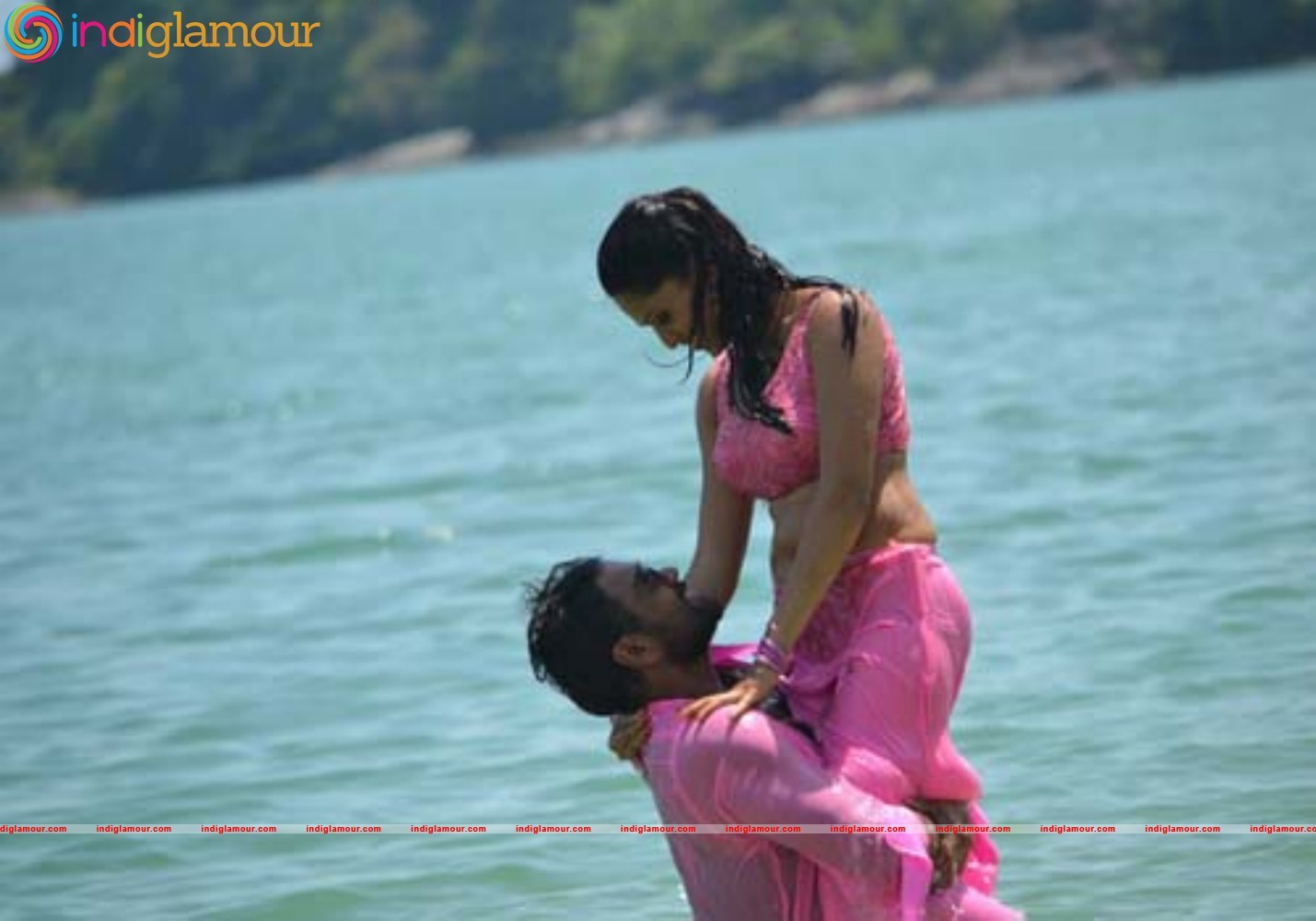 Actress Sunaina Wet Spicy Navel Photos Actress hd photo